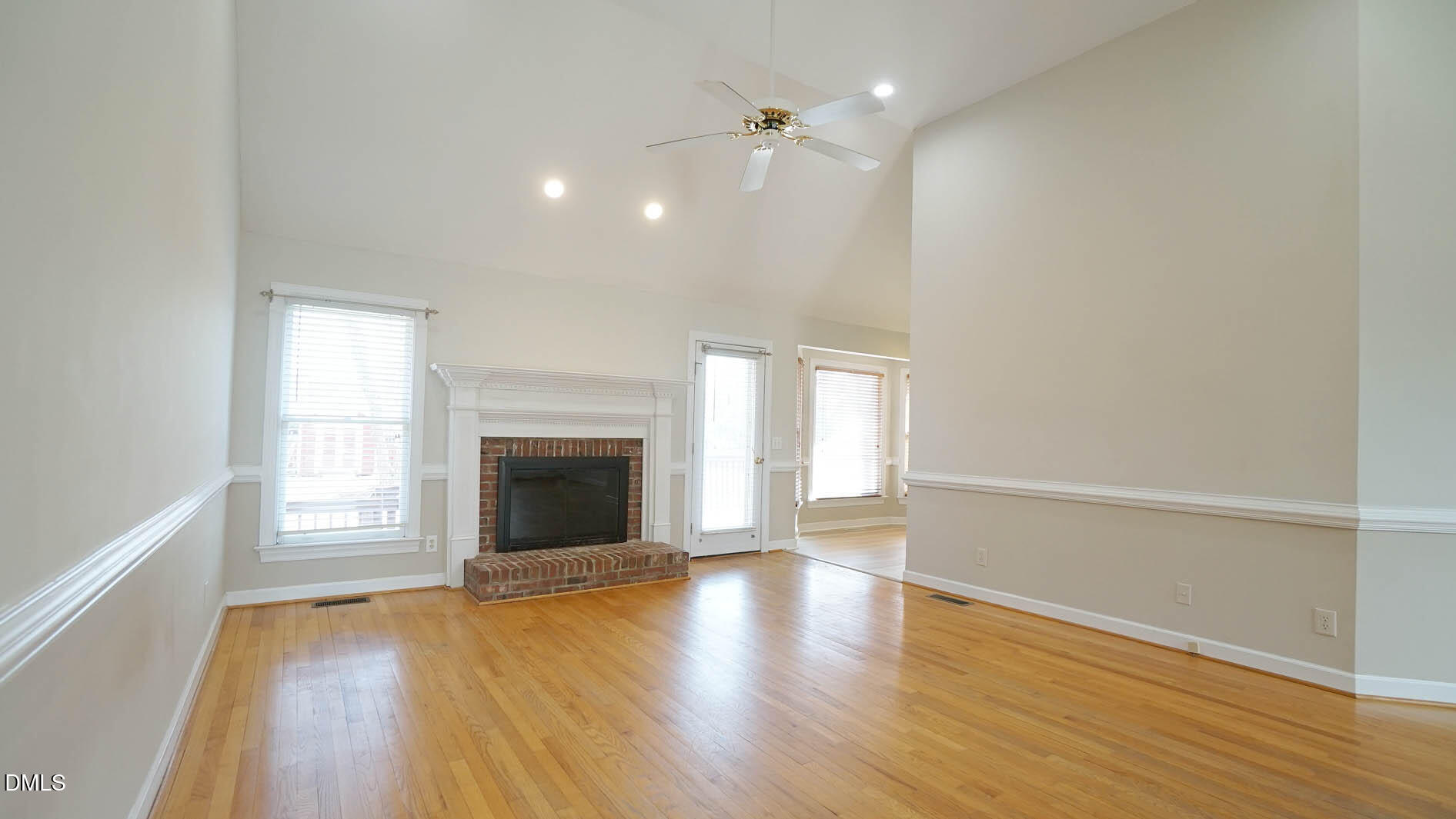 400 Knolls View Drive