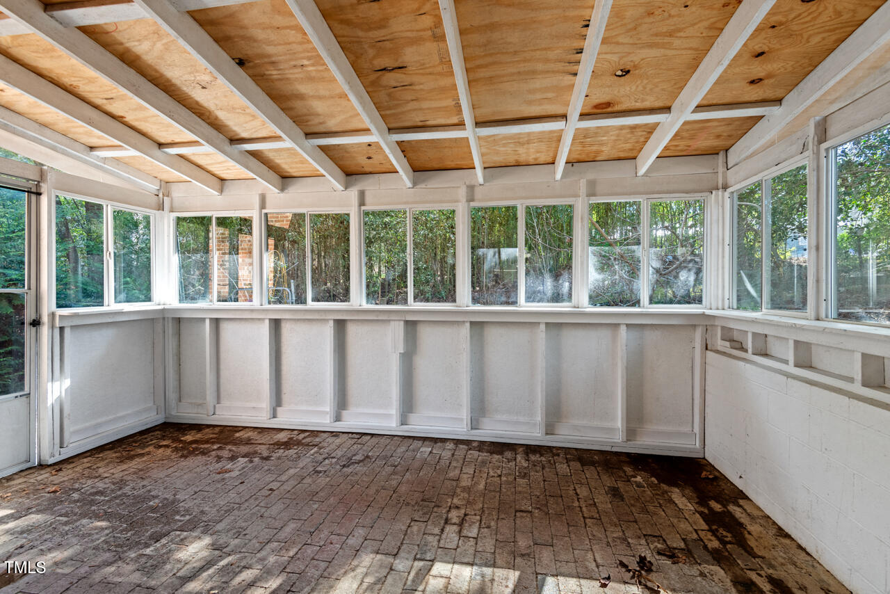 Carrboro, North Carolina 27510, United States, 5 Bedrooms Bedrooms, ,3 BathroomsBathrooms,Residential,Pending,88673