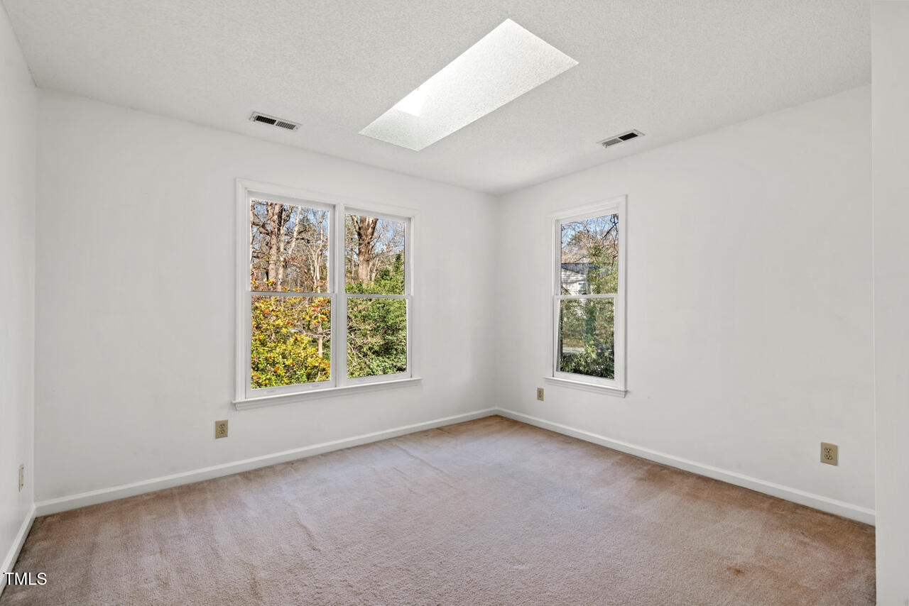 Carrboro, North Carolina 27510, United States, 5 Bedrooms Bedrooms, ,3 BathroomsBathrooms,Residential,Pending,88673