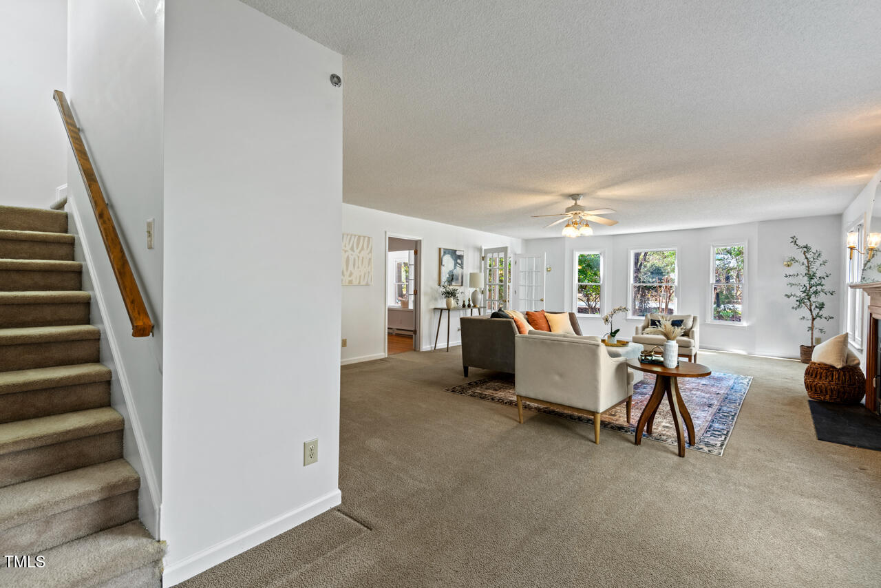 Carrboro, North Carolina 27510, United States, 5 Bedrooms Bedrooms, ,3 BathroomsBathrooms,Residential,Pending,88673