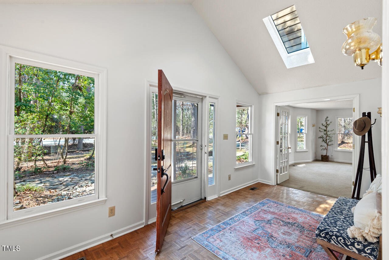 Carrboro, North Carolina 27510, United States, 5 Bedrooms Bedrooms, ,3 BathroomsBathrooms,Residential,Pending,88673