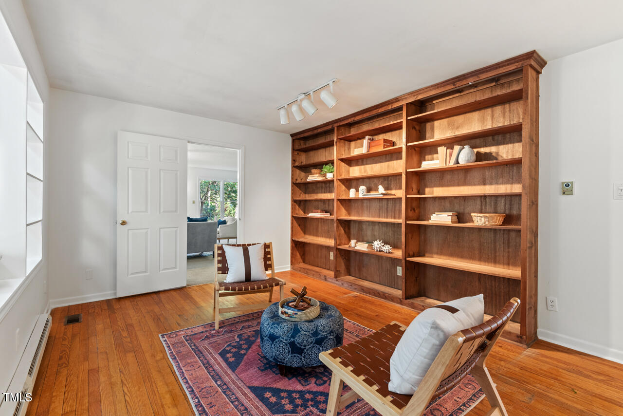 Carrboro, North Carolina 27510, United States, 5 Bedrooms Bedrooms, ,3 BathroomsBathrooms,Residential,Pending,88673