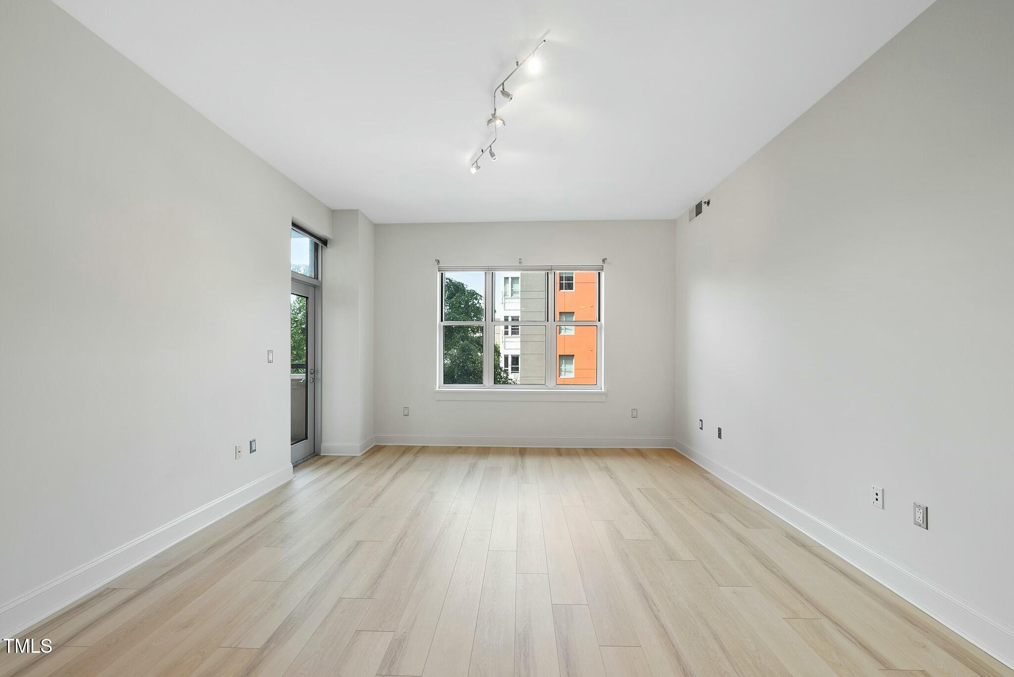 618 N Boylan Avenue 400