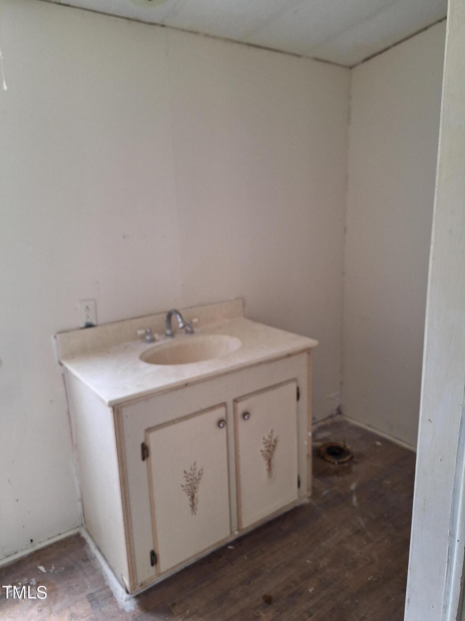 Raeford, North Carolina 28376, United States, 3 Bedrooms Bedrooms, ,2 BathroomsBathrooms,Residential,Pending,52667