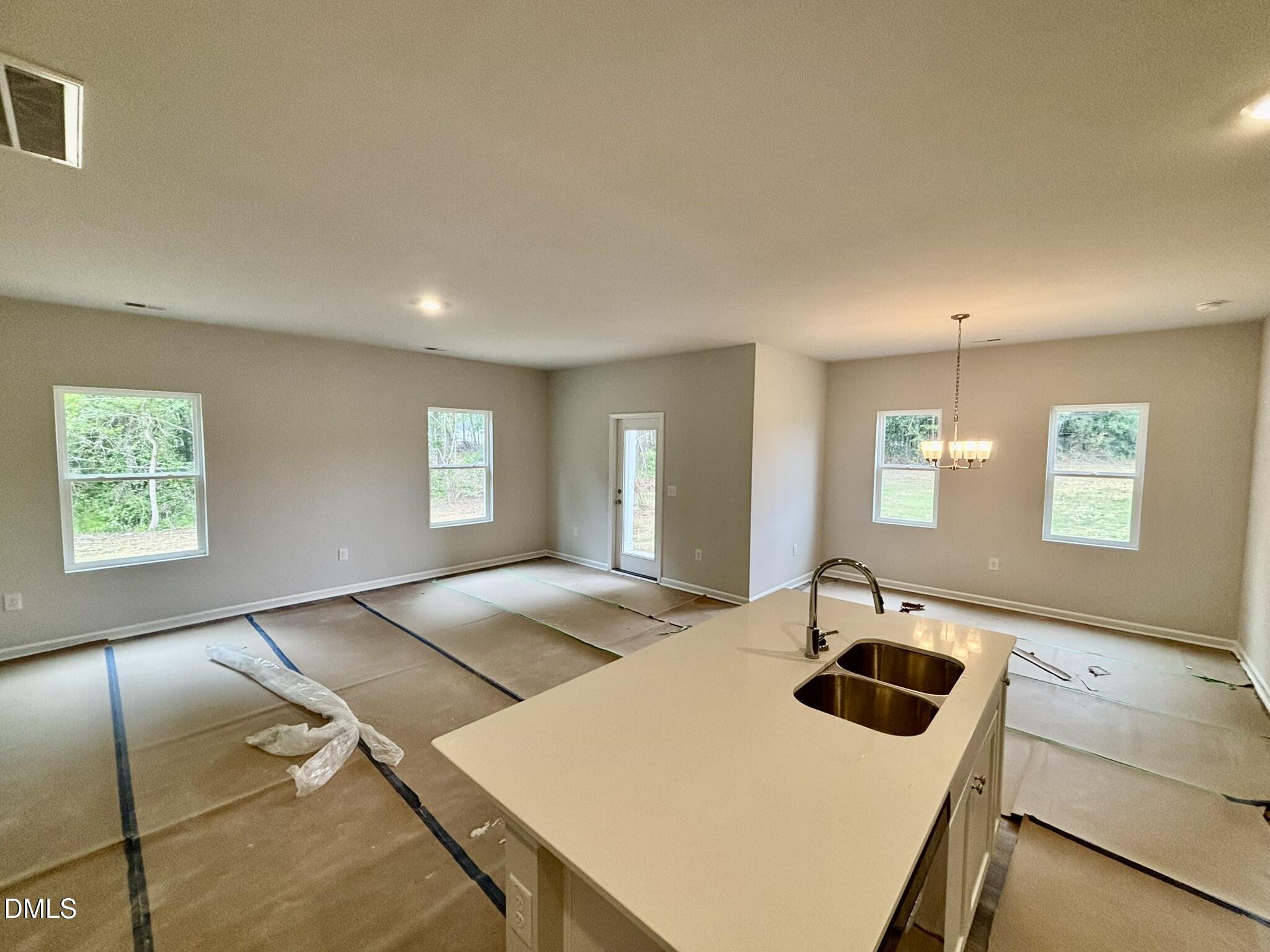 48 Iris Glen Ct