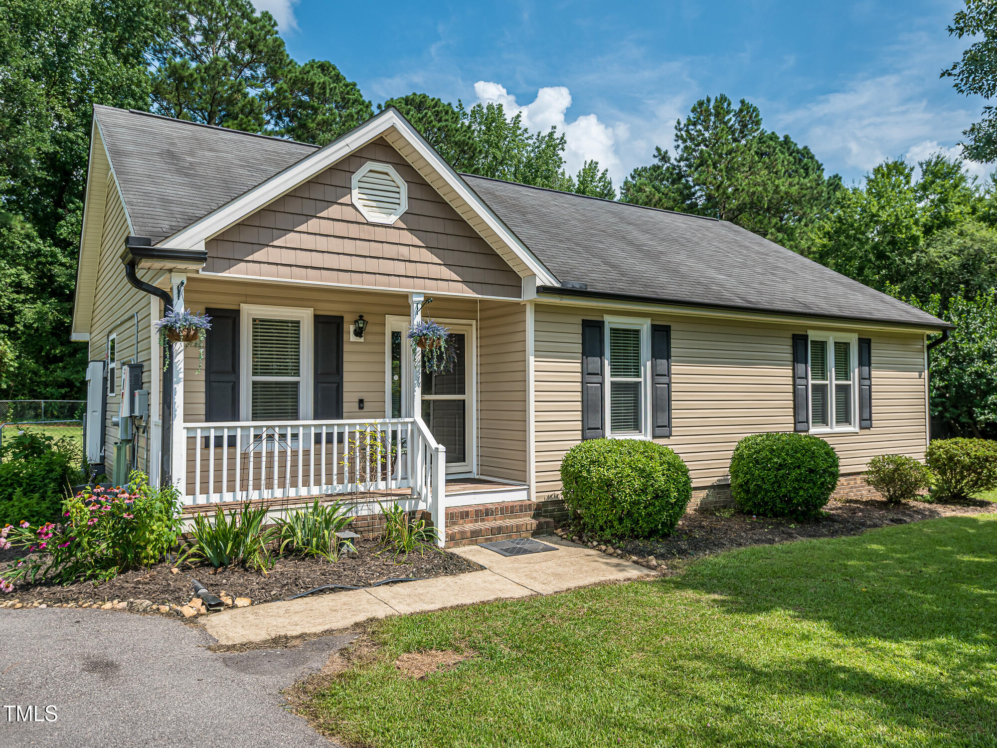 2108 Huntclub Dr