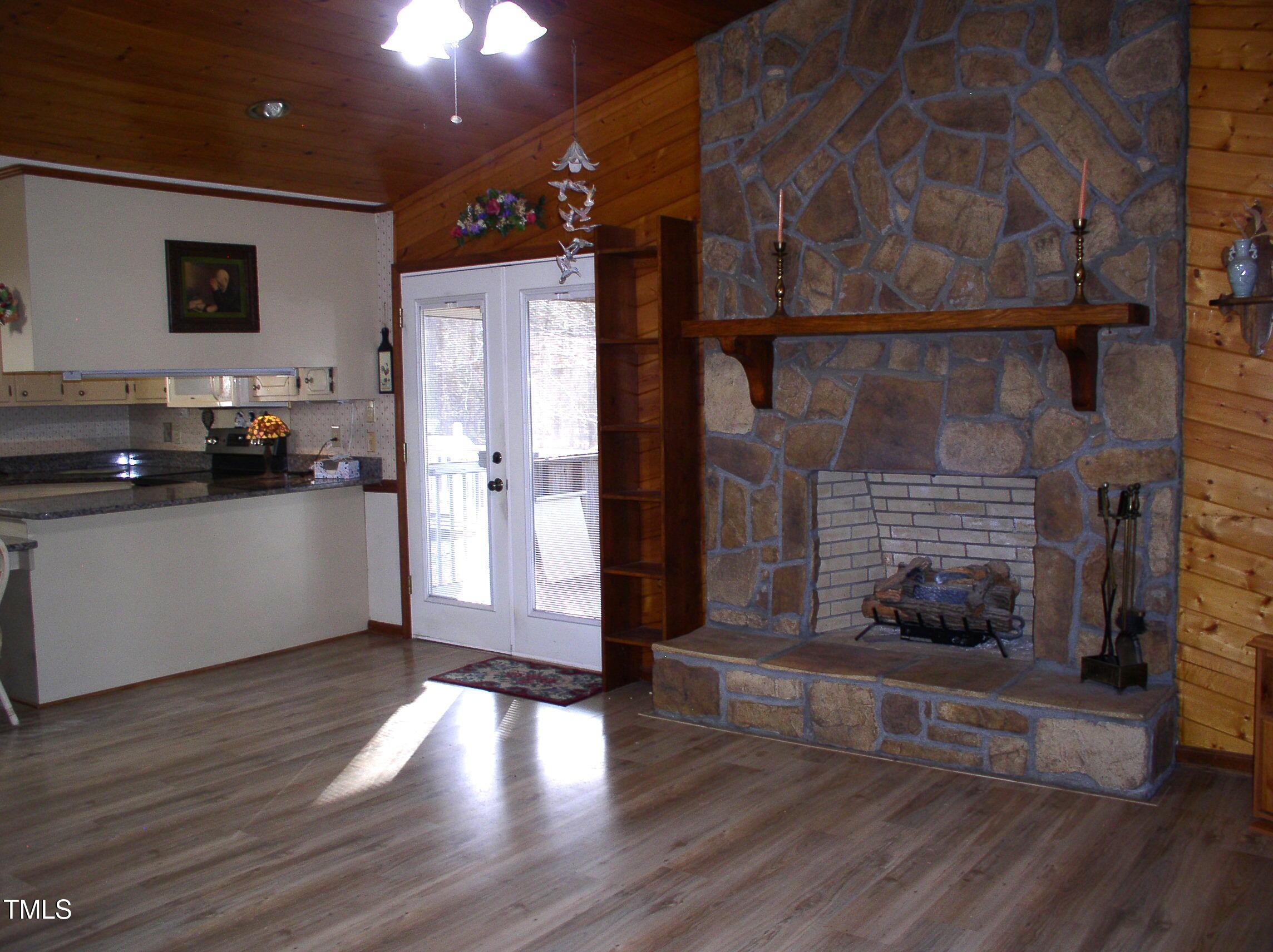 105 Lake Road