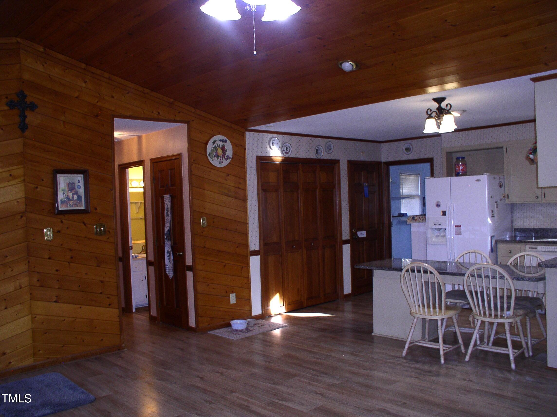 105 Lake Road