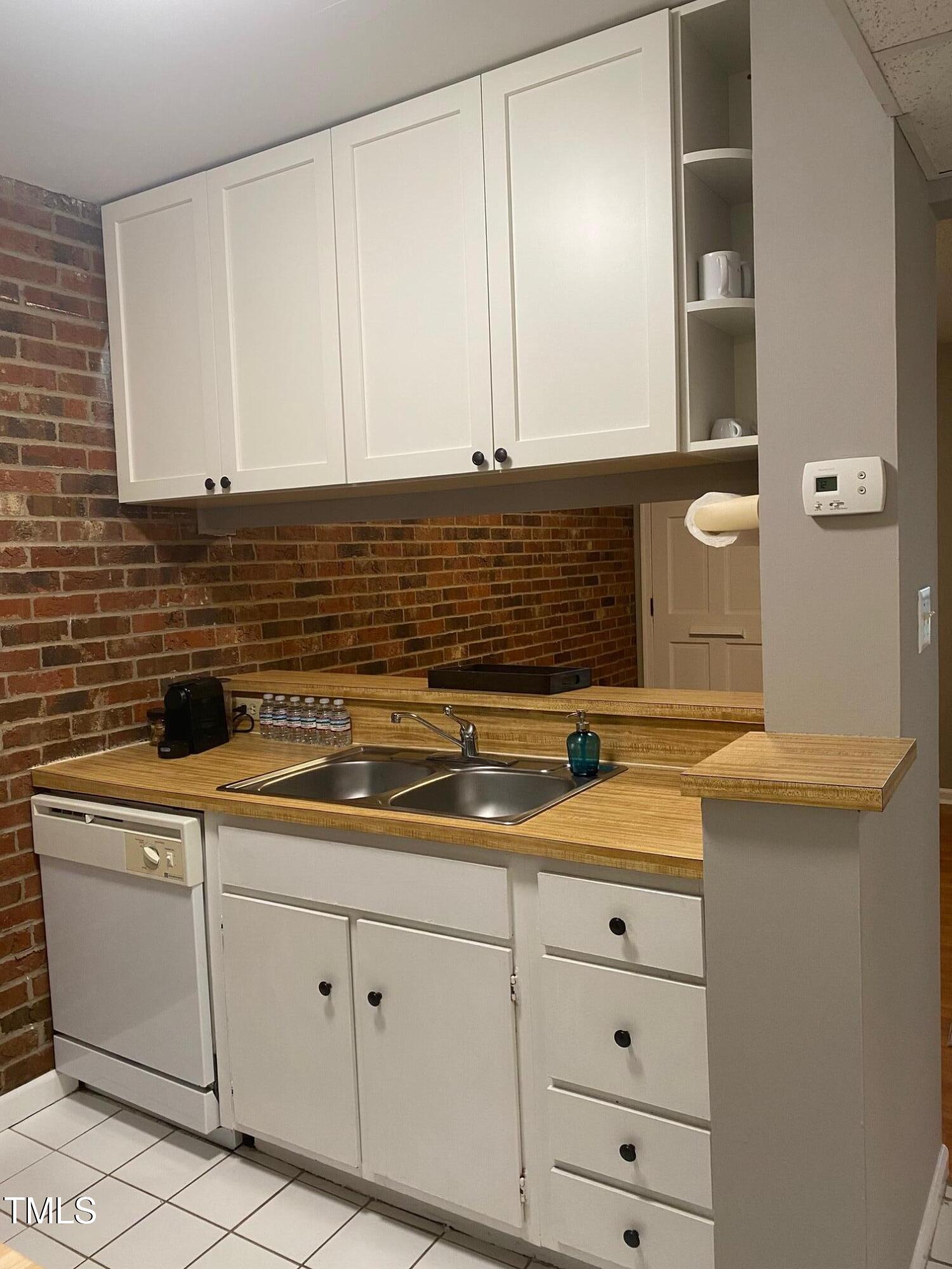 807 W Trinity Avenue Apt 209