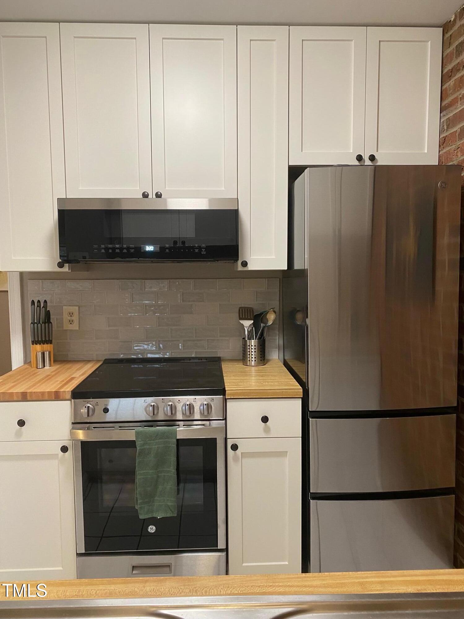 807 W Trinity Avenue Apt 209