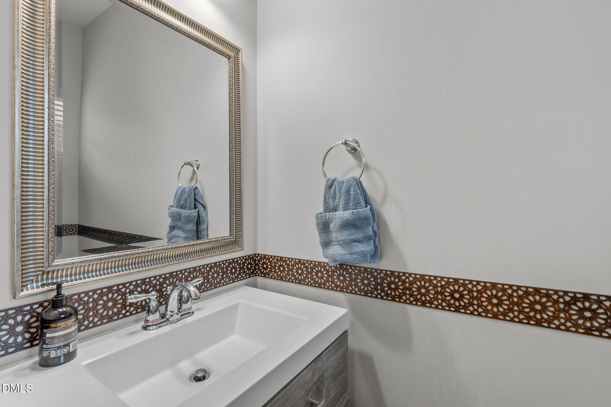 7224 Ladbrooke Street