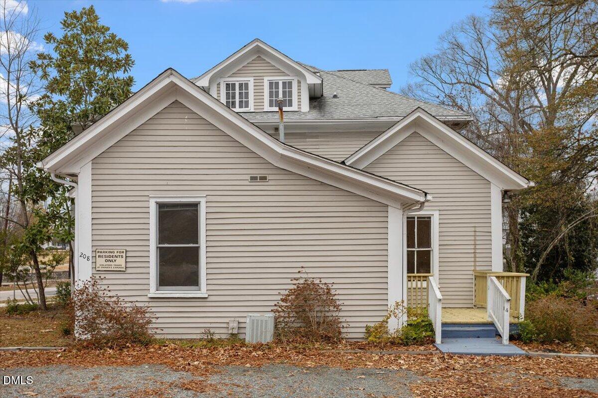 208 N Buchanan Boulevard 4