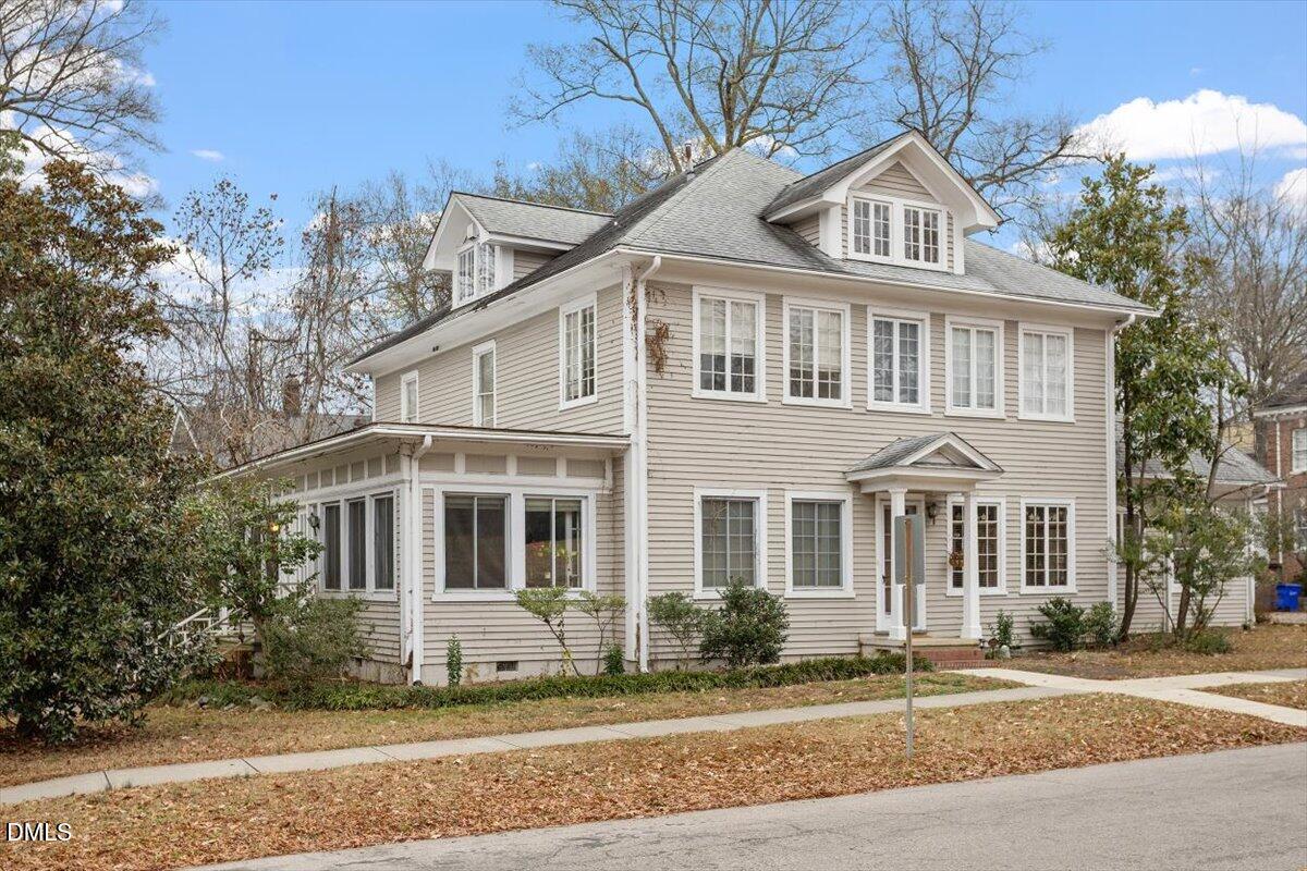 208 N Buchanan Boulevard 4