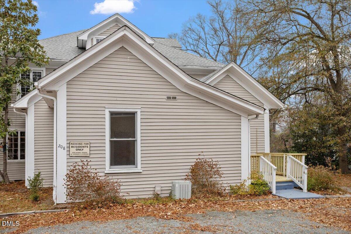 208 N Buchanan Boulevard 4