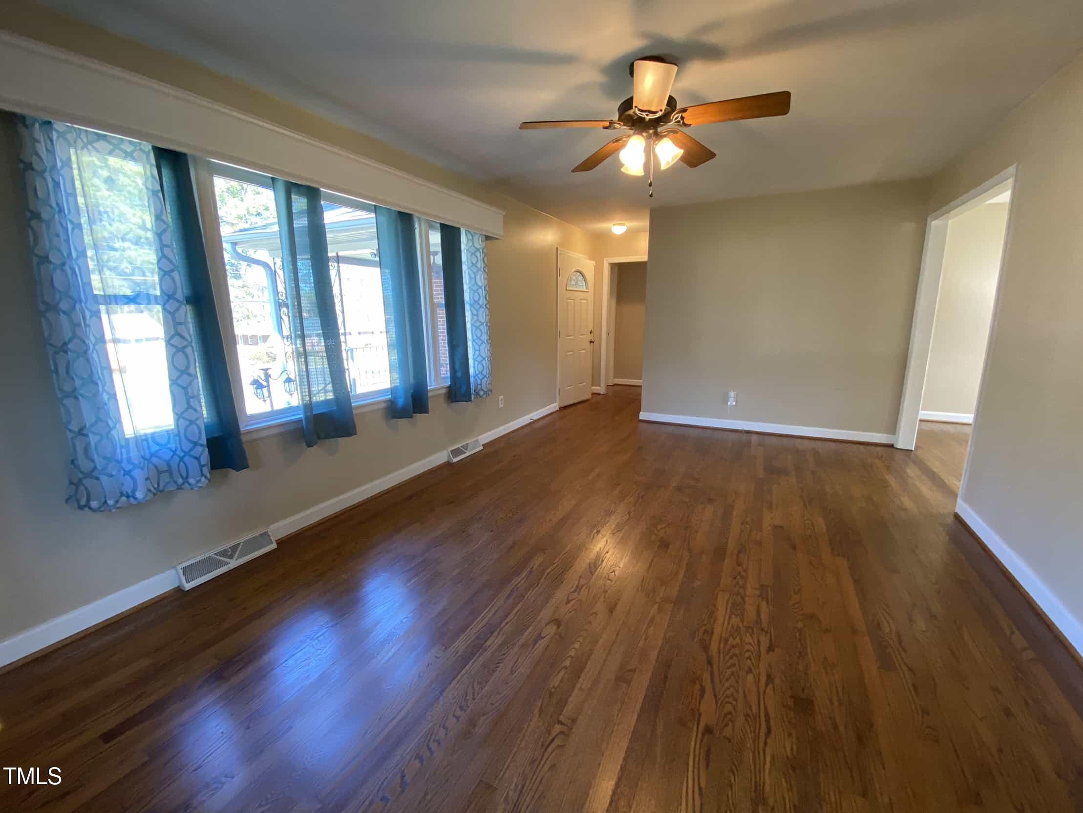 103 W Thorndale Drive