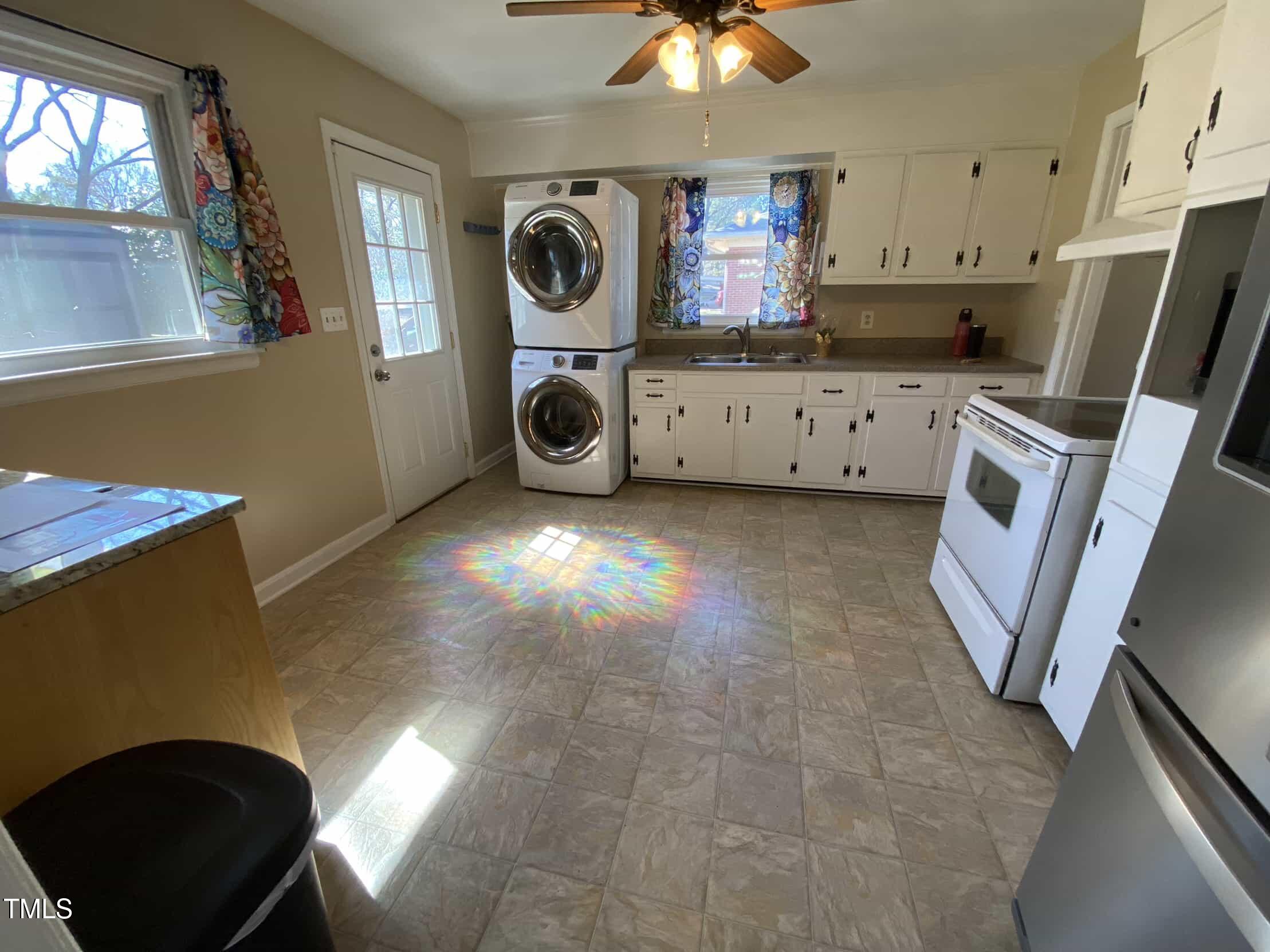 103 W Thorndale Drive
