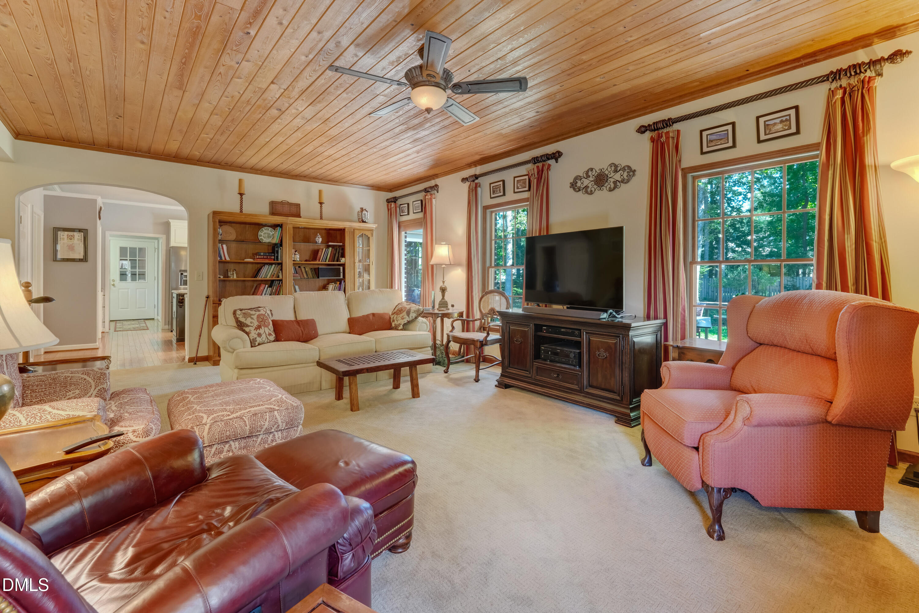 5736 Laurel Ridge Dr