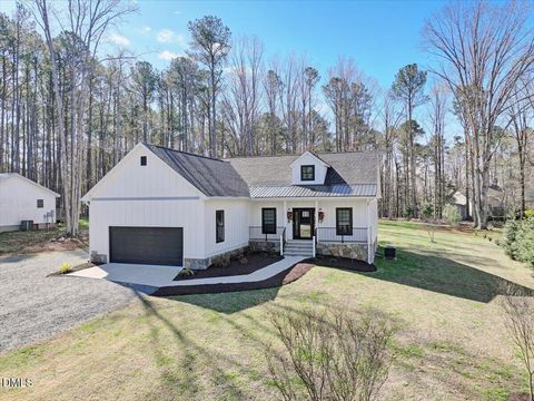 1130 Lakepoint Drive Clarksville VA 23927