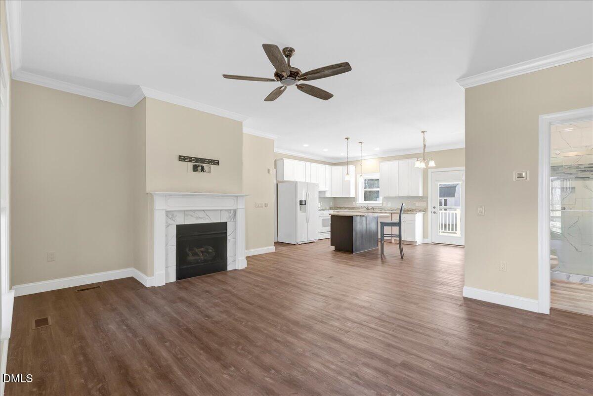 1130 Lakepoint Drive