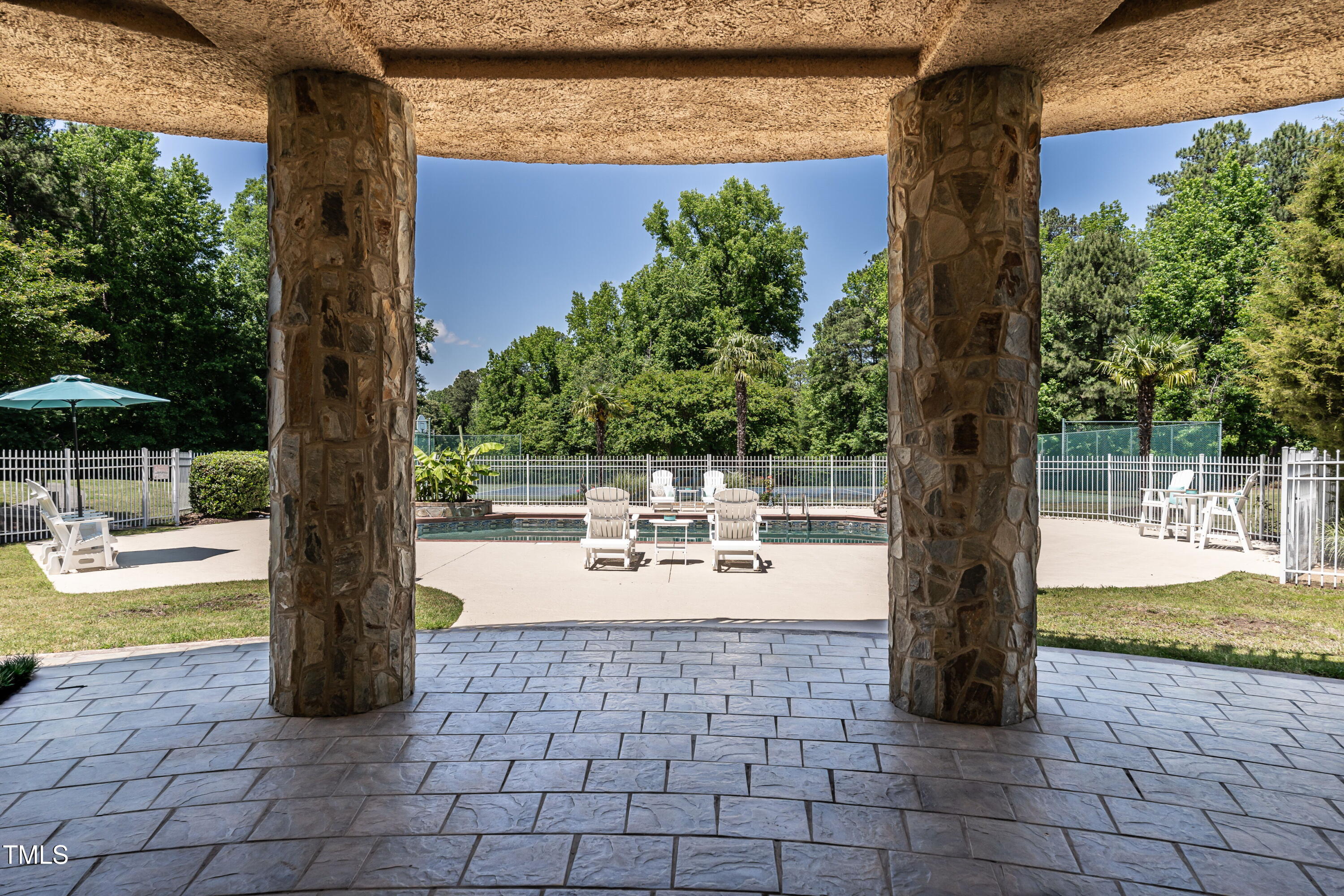 Durham, North Carolina 27703, United States, 4 Bedrooms Bedrooms, ,4 BathroomsBathrooms,Residential,Pending,129860