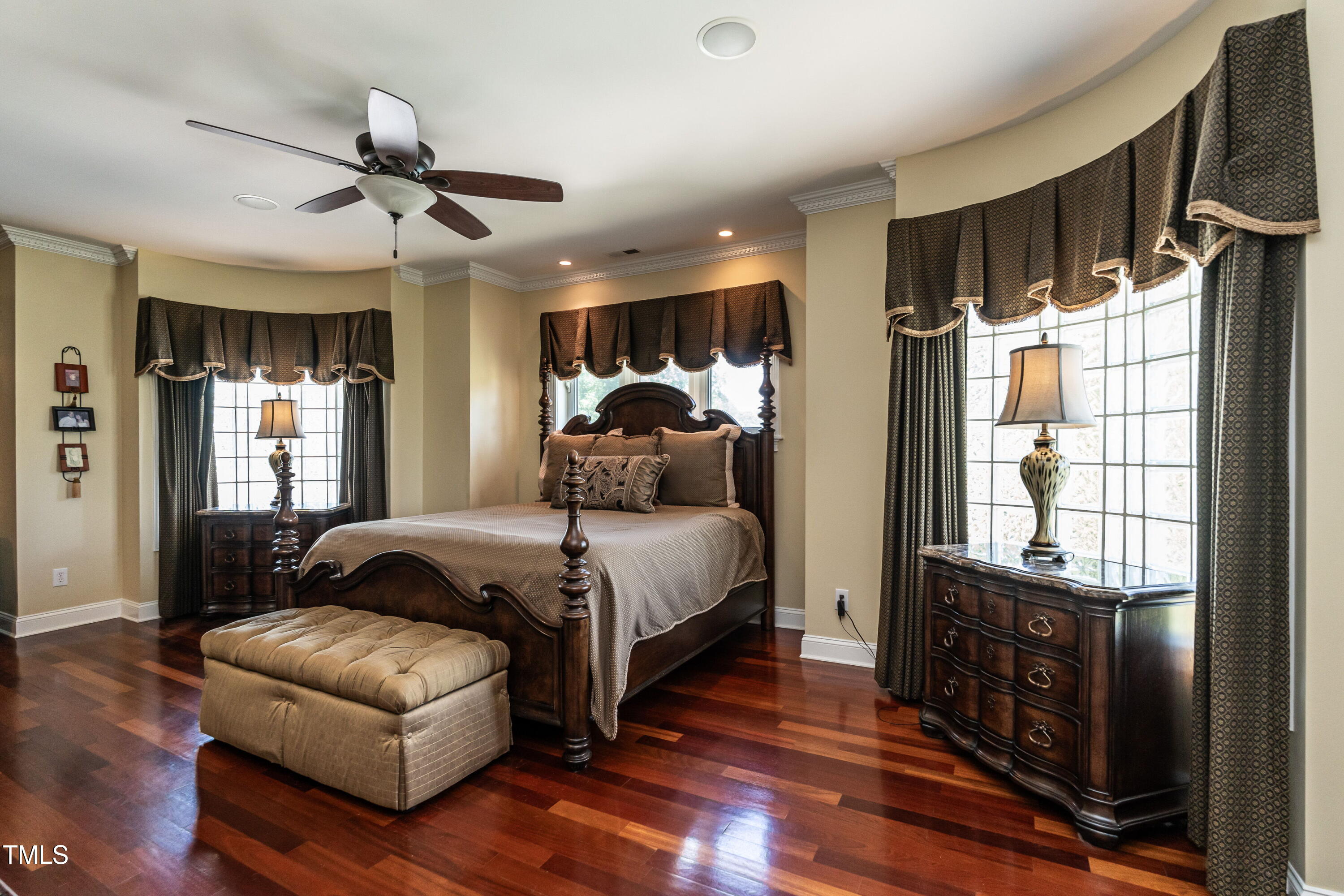 Durham, North Carolina 27703, United States, 4 Bedrooms Bedrooms, ,4 BathroomsBathrooms,Residential,Pending,129860