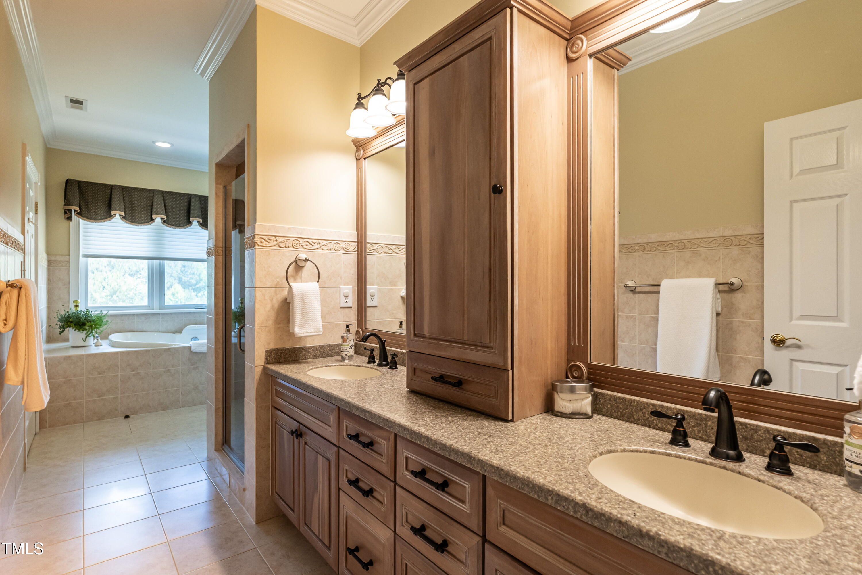 Durham, North Carolina 27703, United States, 4 Bedrooms Bedrooms, ,4 BathroomsBathrooms,Residential,Pending,129860