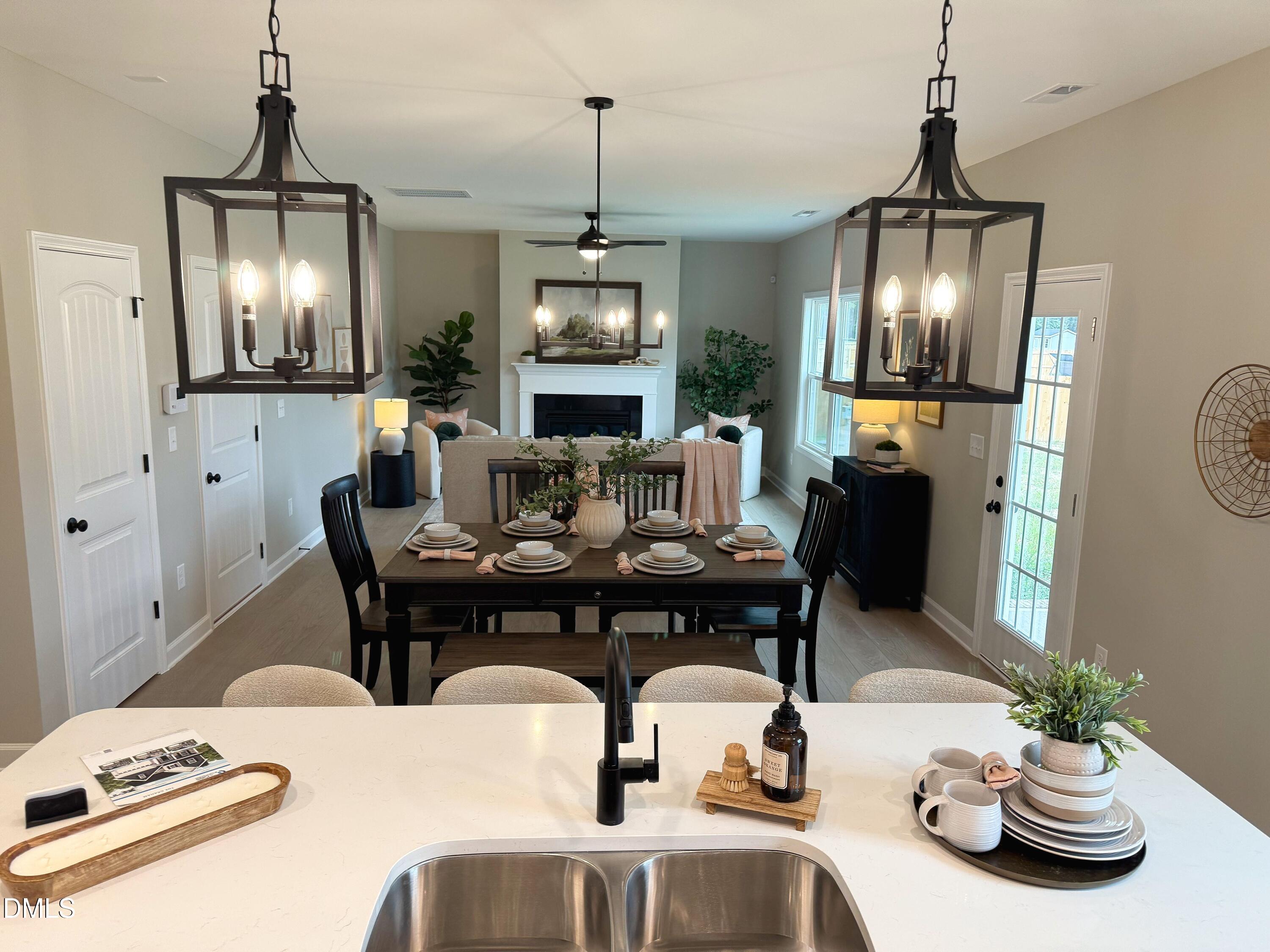 432 E Clydes Point Way