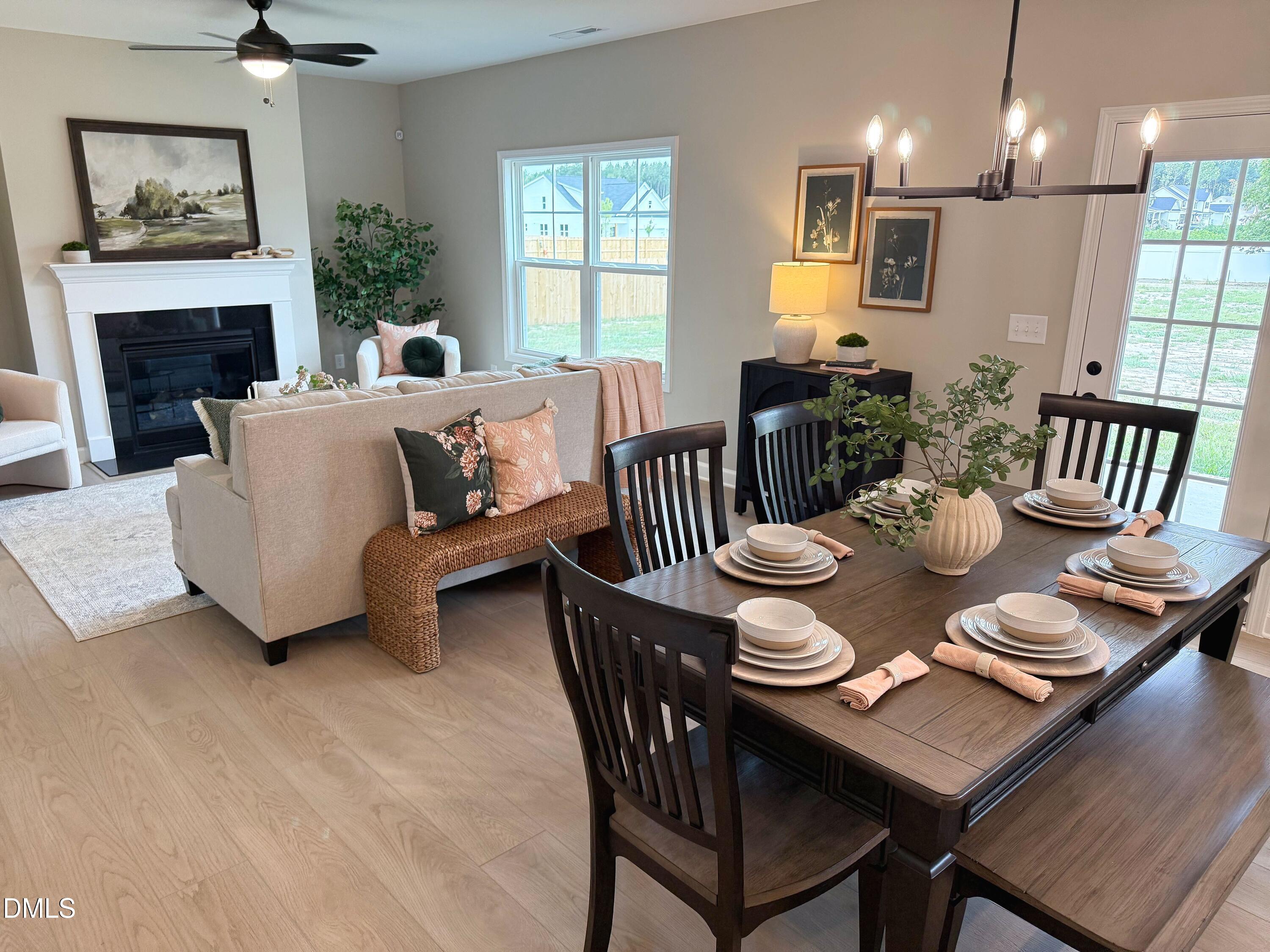 432 E Clydes Point Way