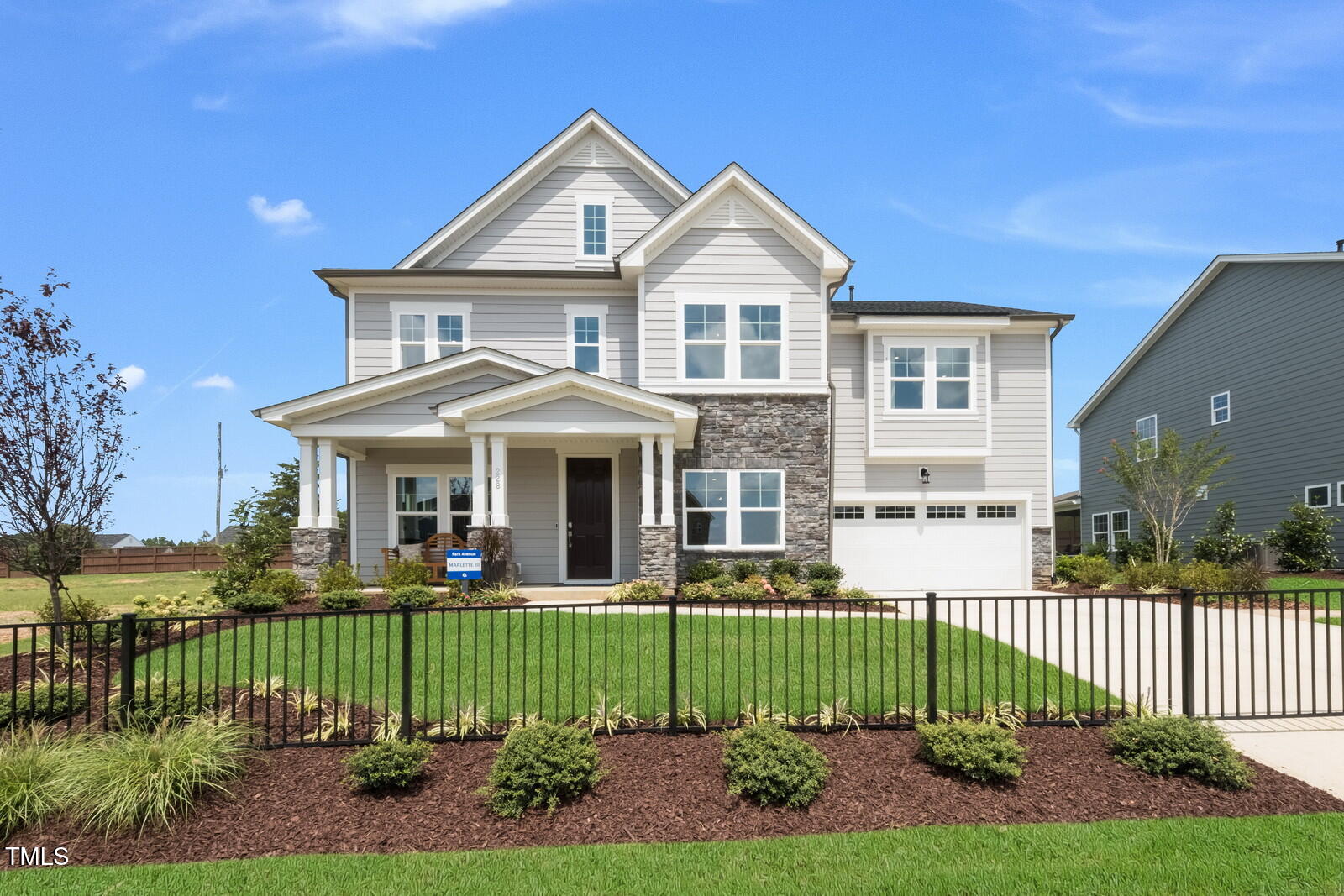 108 E Fountainhead Lane
