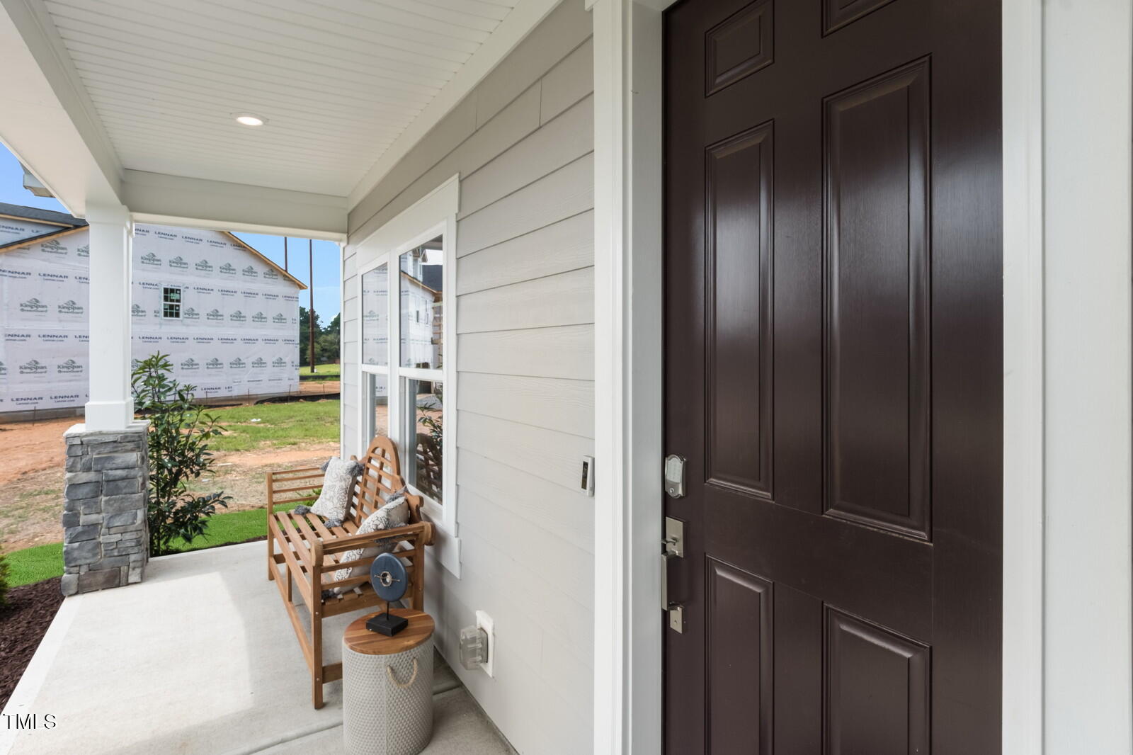 108 E Fountainhead Lane