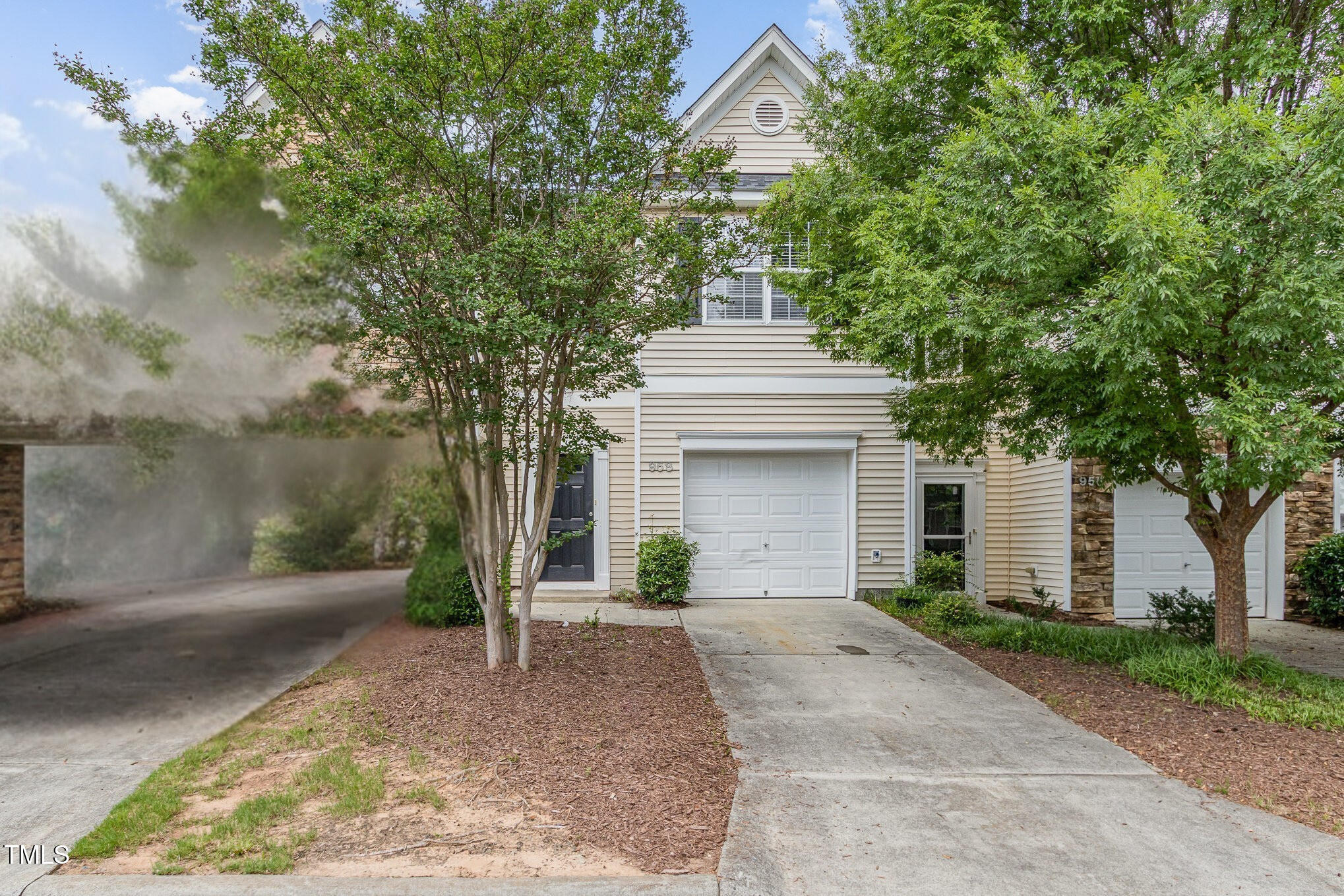 958 Shining Wire Way