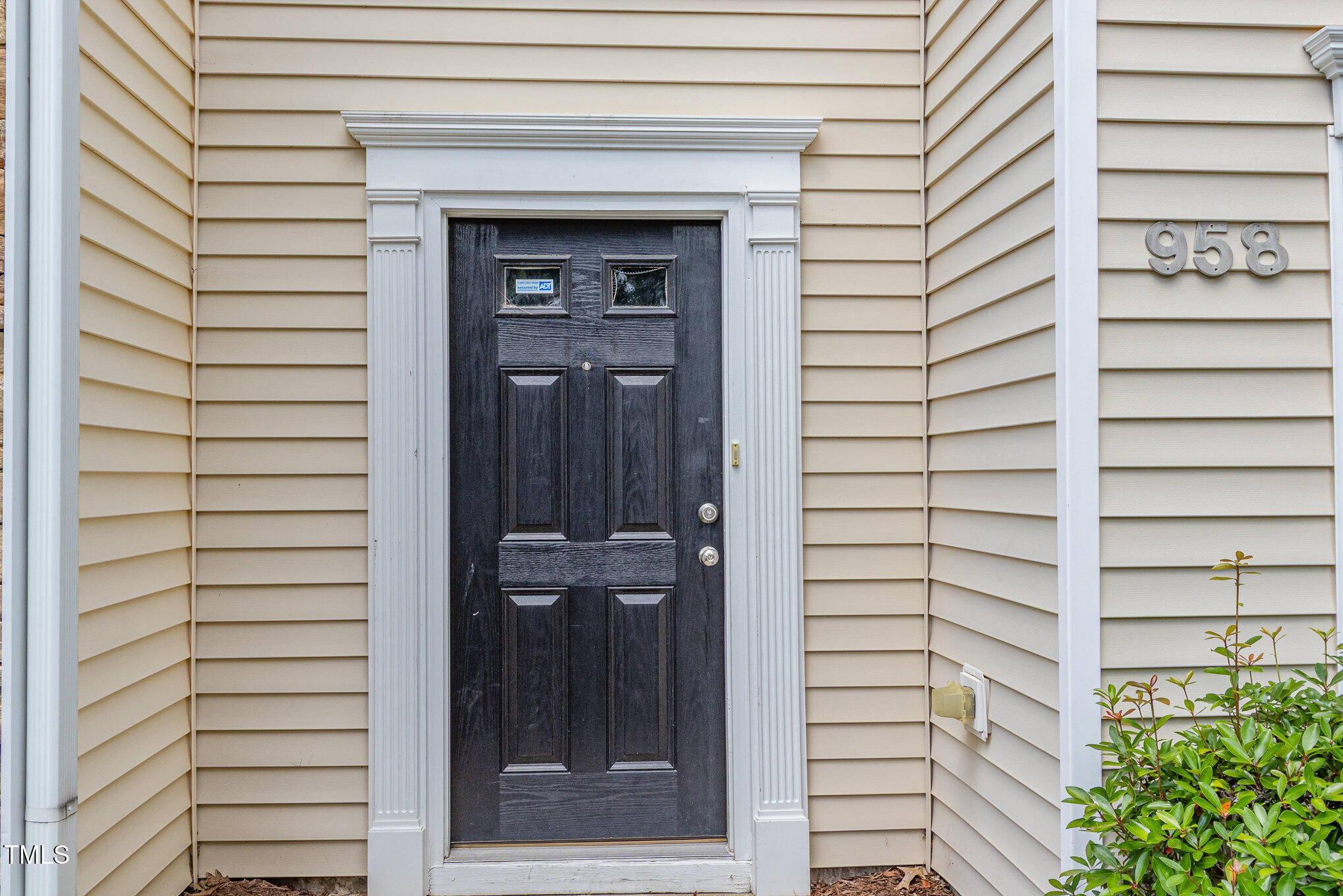 958 Shining Wire Way