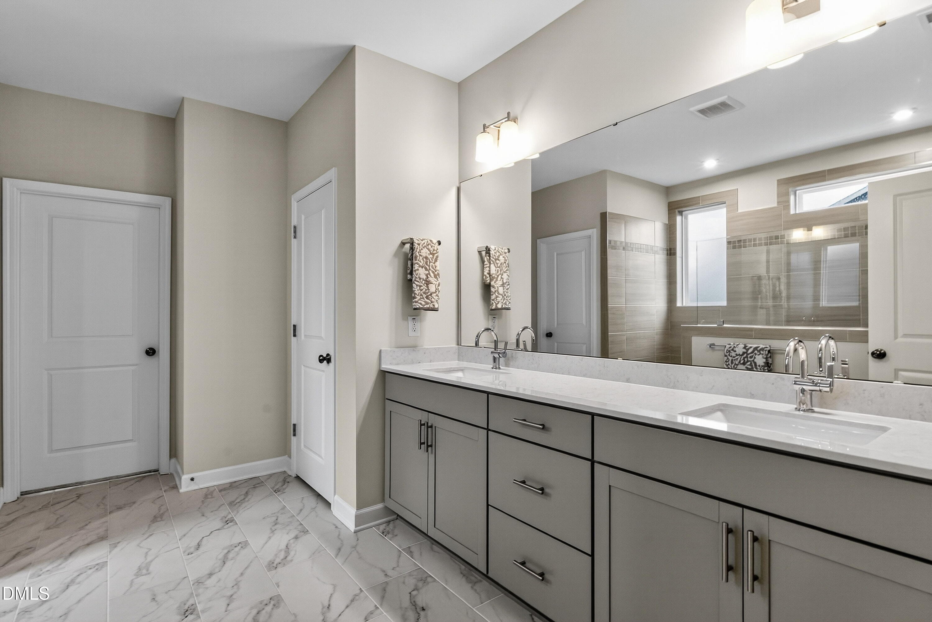 Fuquay Varina, North Carolina 27526, United States, 4 Bedrooms Bedrooms, ,4 BathroomsBathrooms,Residential,Active,221089