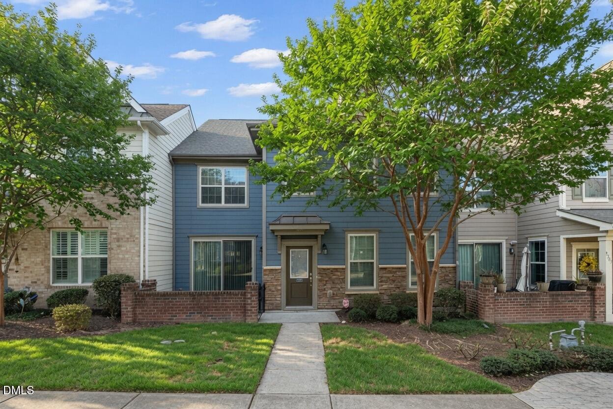 9305 Alcazar Walk