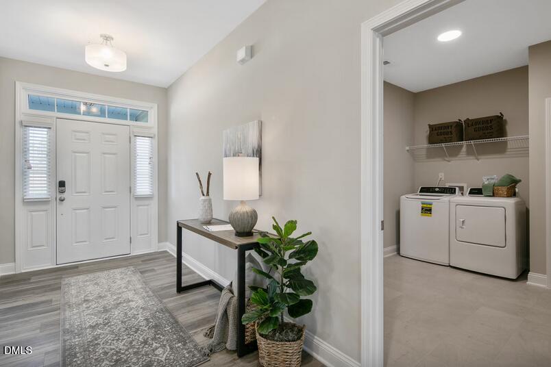 507 E Clydes Point Way