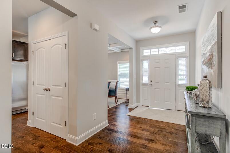 507 E Clydes Point Way