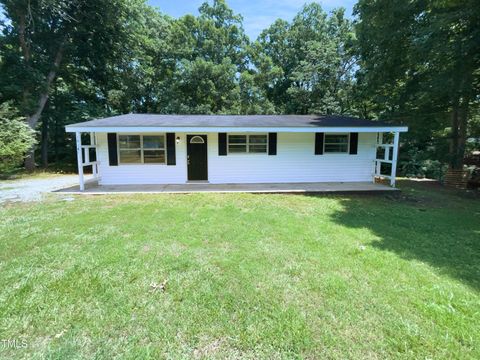 1914 Adams Place Hillsborough NC 27278
