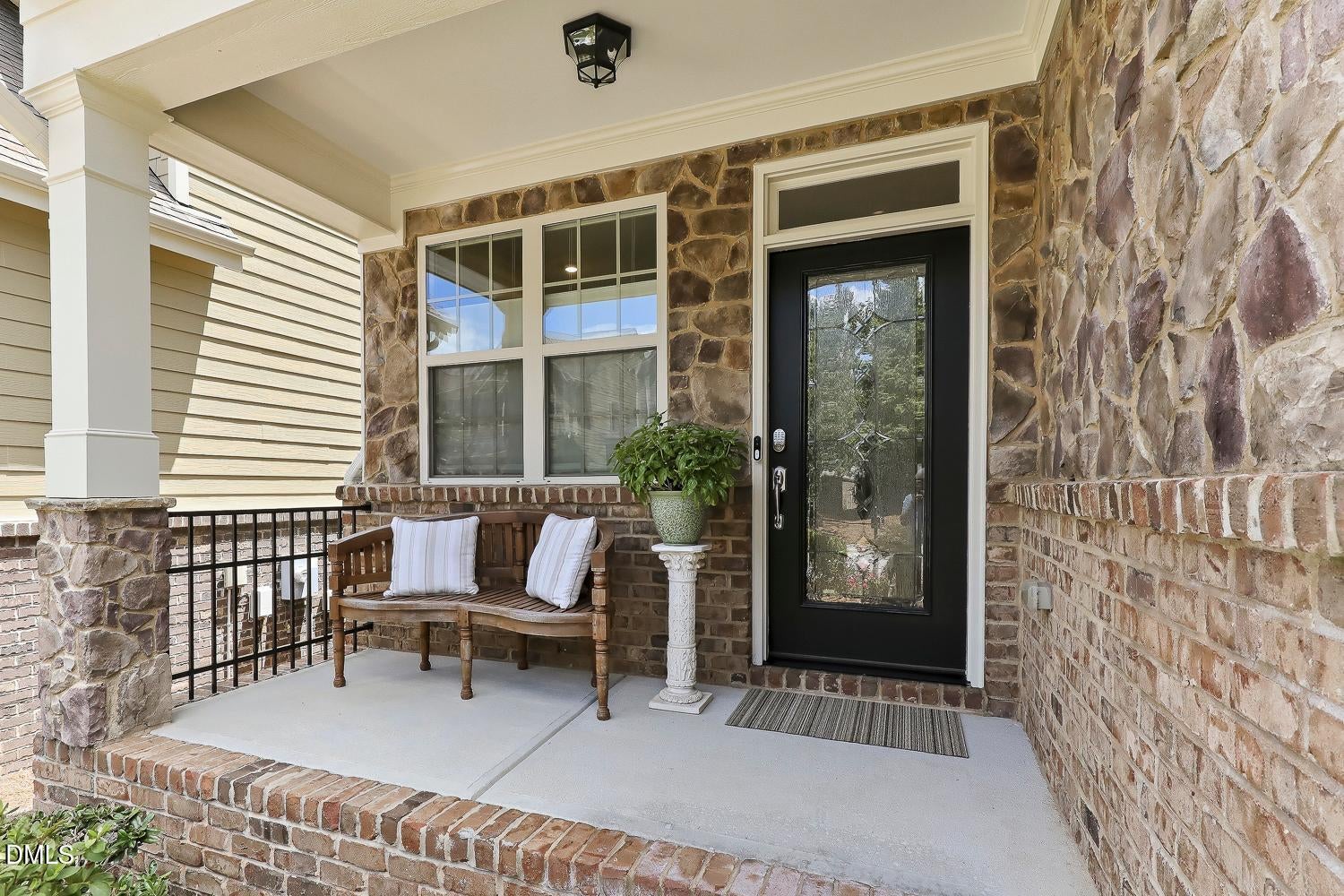 1331 English Cottage Lane