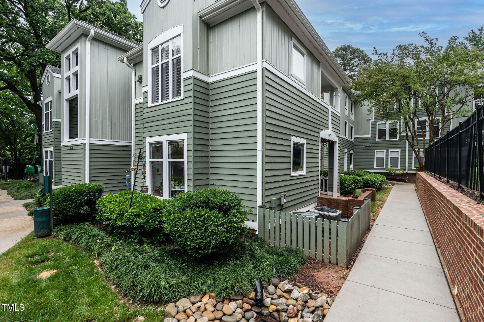 1111 Parkridge Lane 103