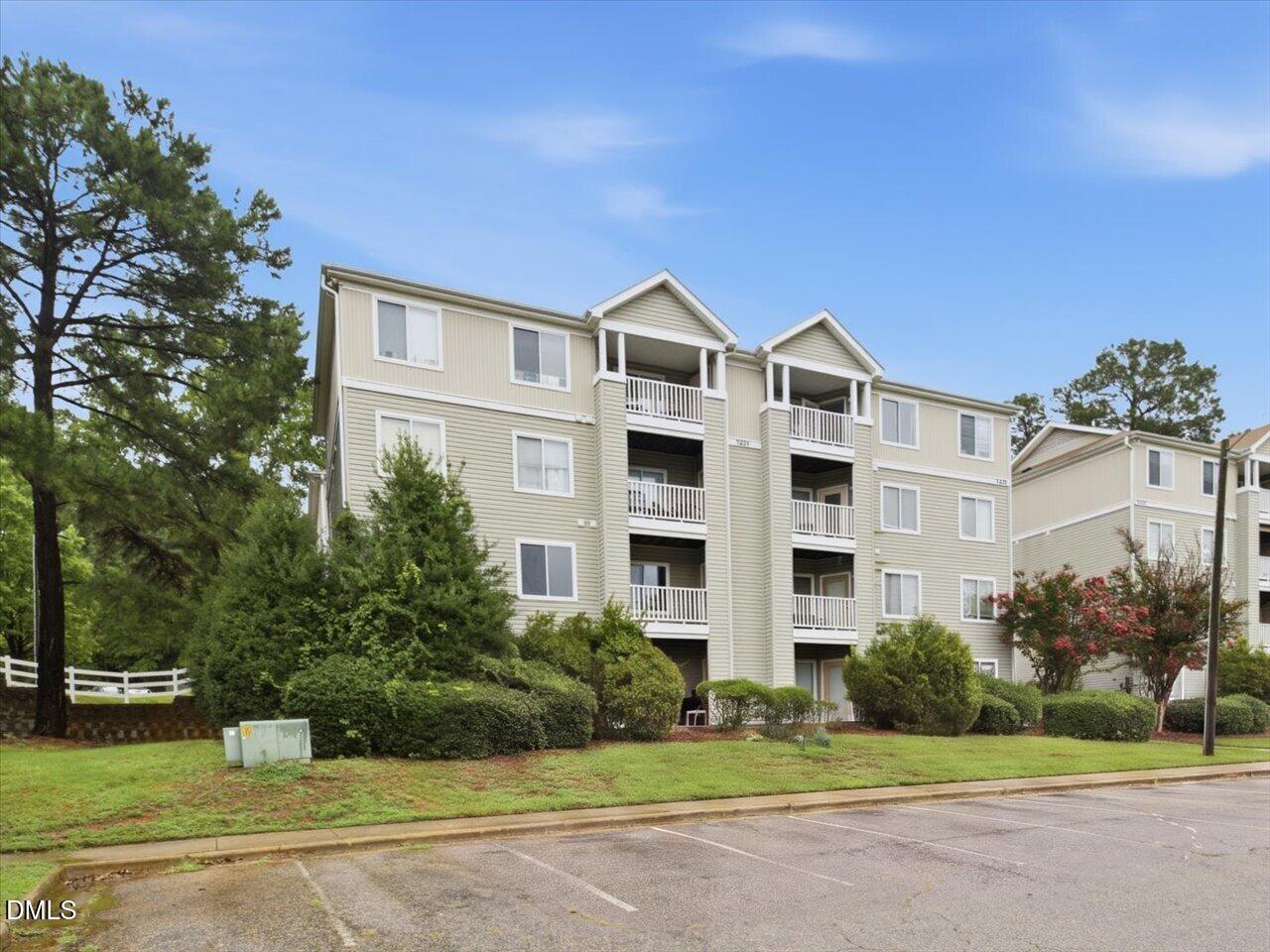 1231 University Court 304