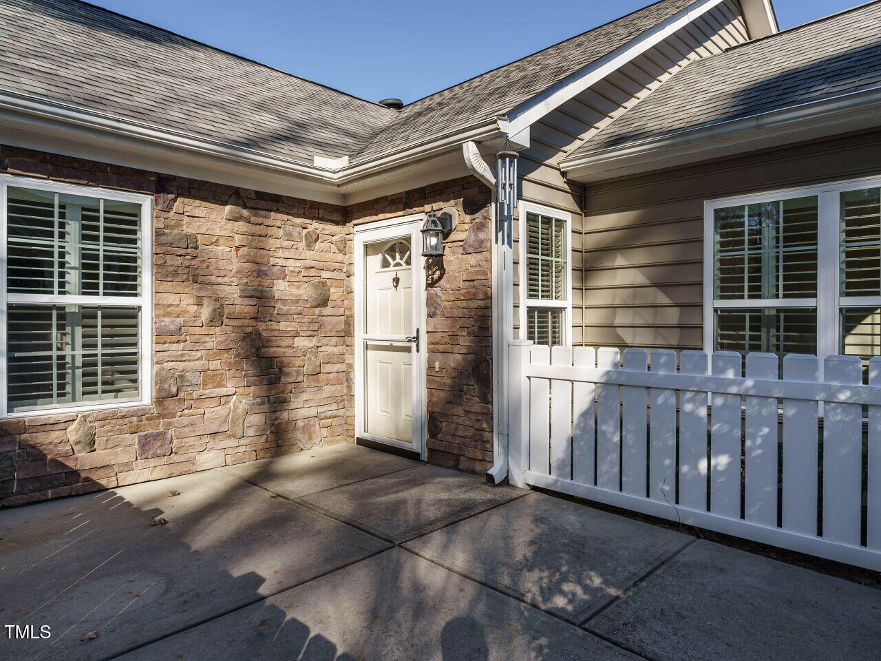 992 Blue Bird Lane