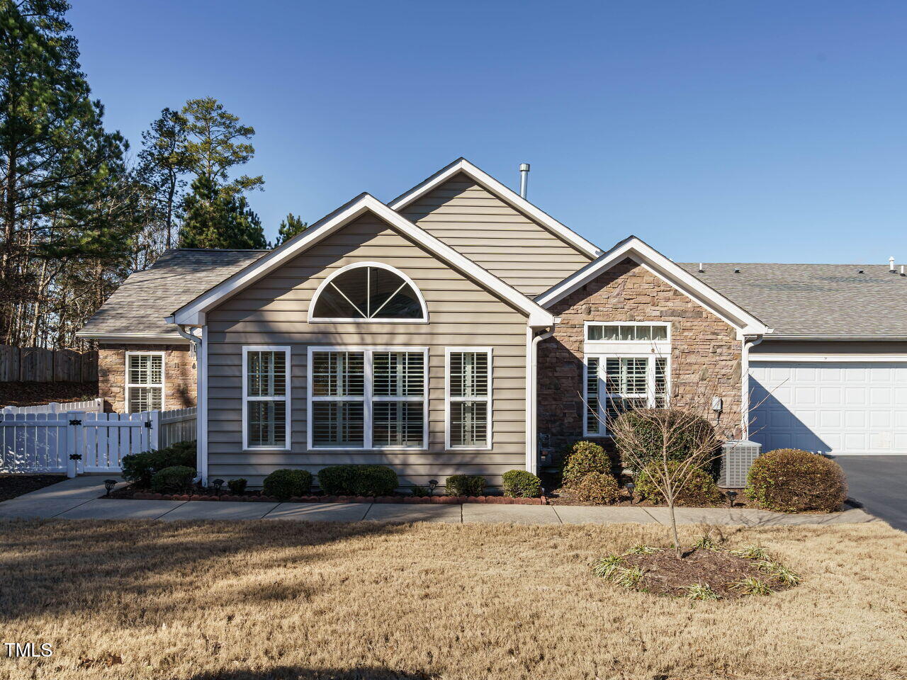 992 Blue Bird Lane