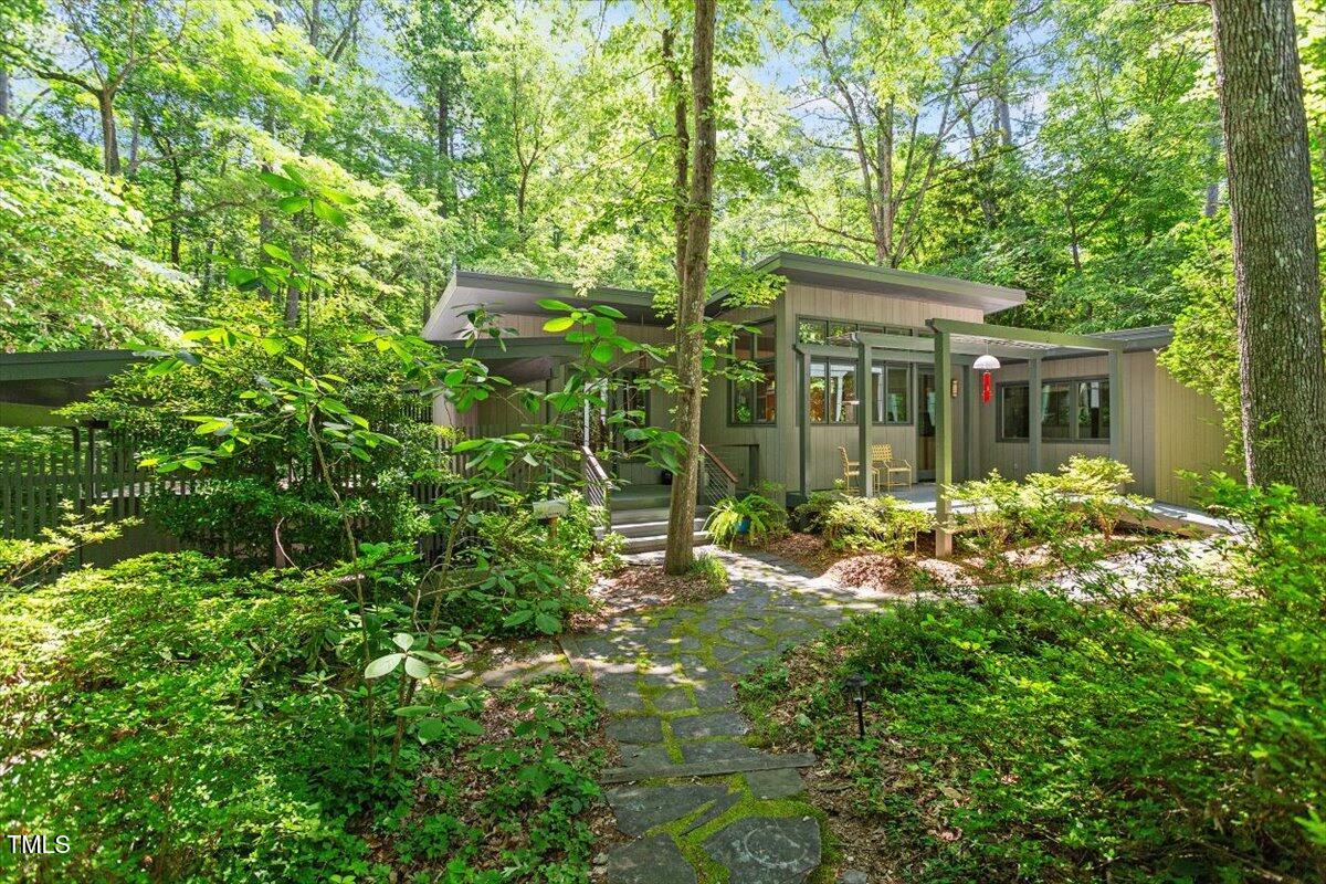 2713 Mcdowell Road