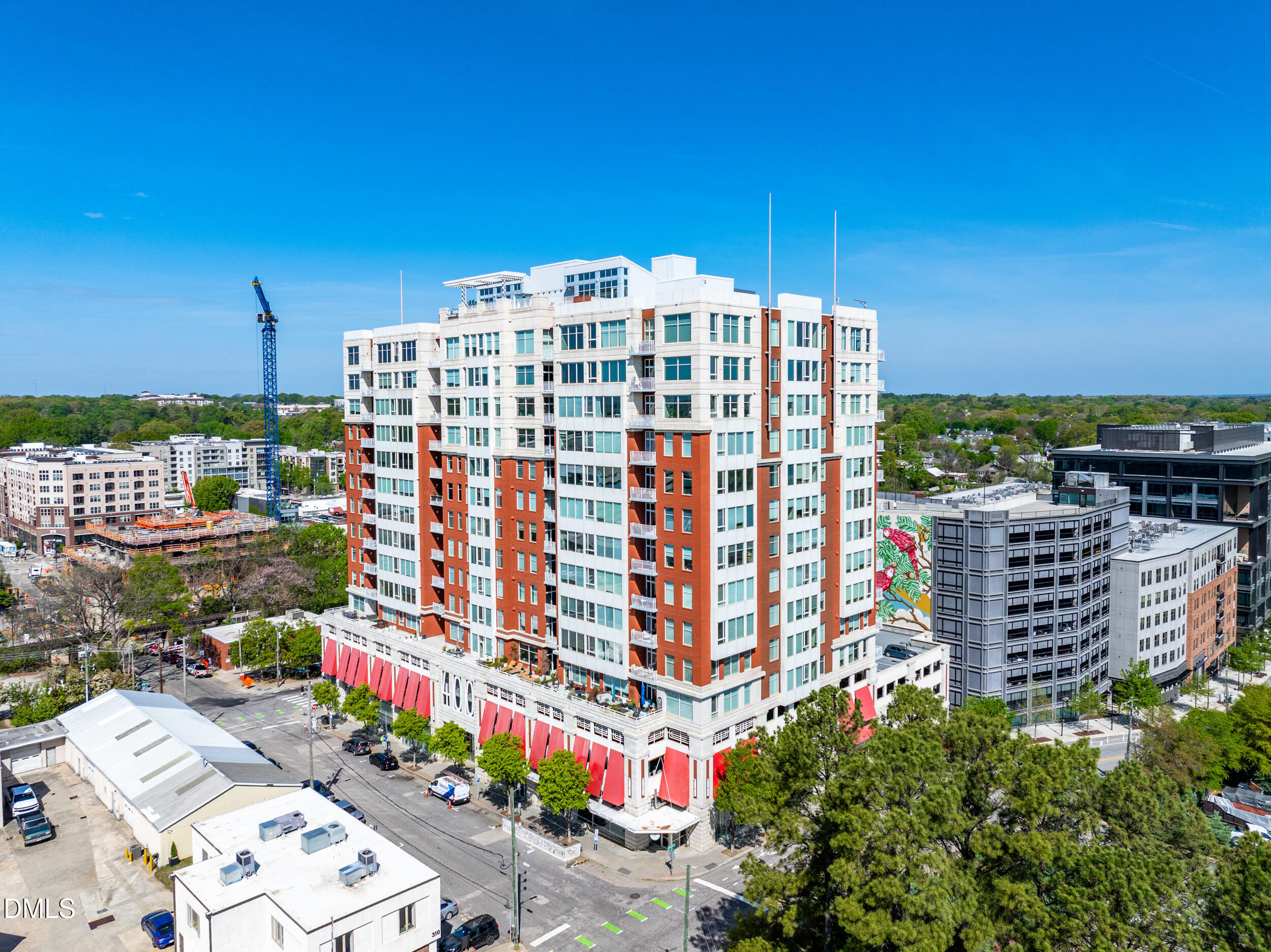 400 W North Street 1632