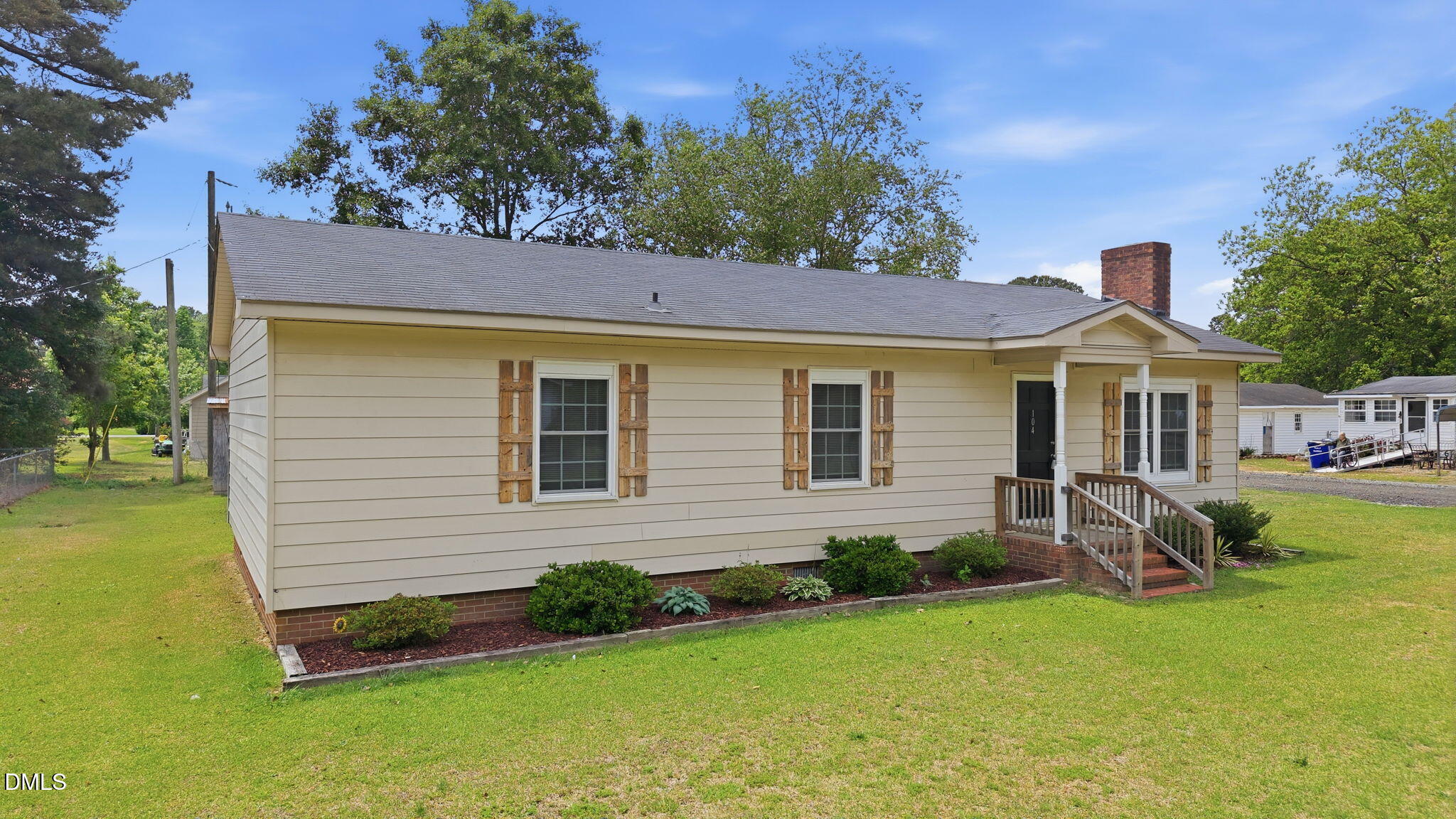 104 E Caroline Avenue