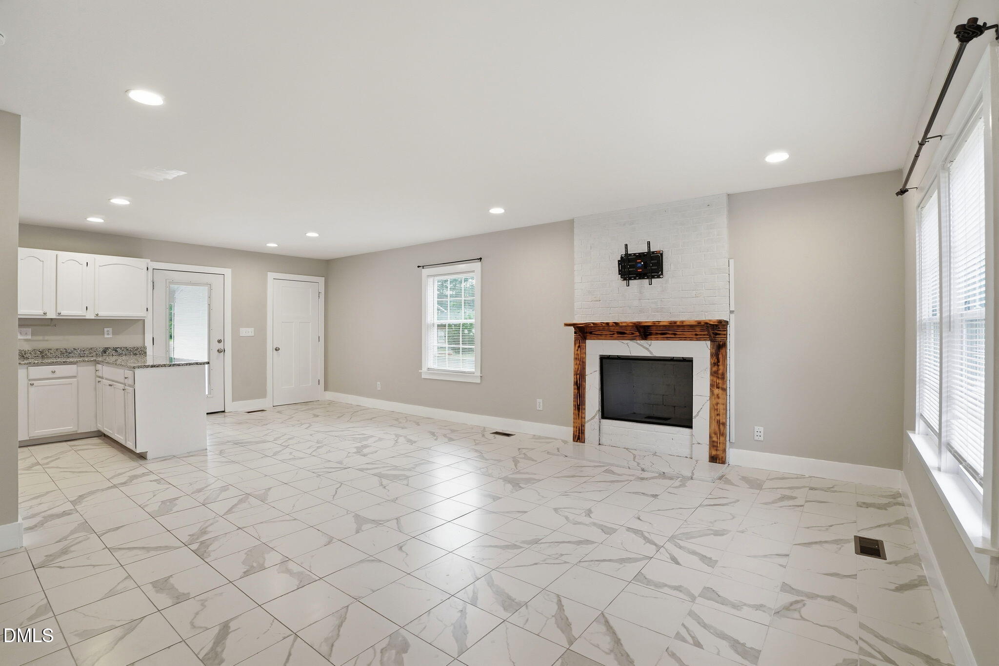 104 E Caroline Avenue