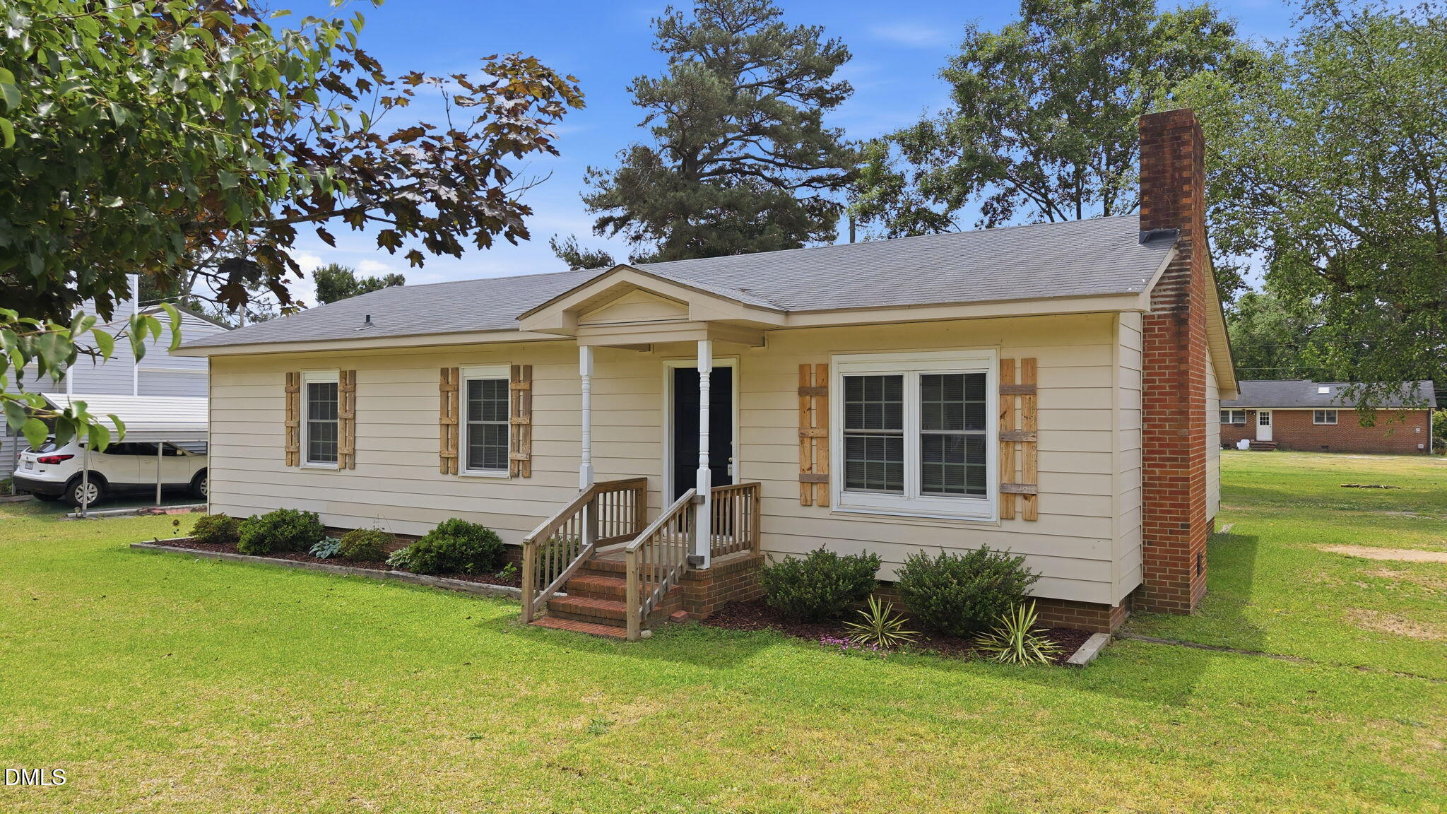 104 E Caroline Avenue
