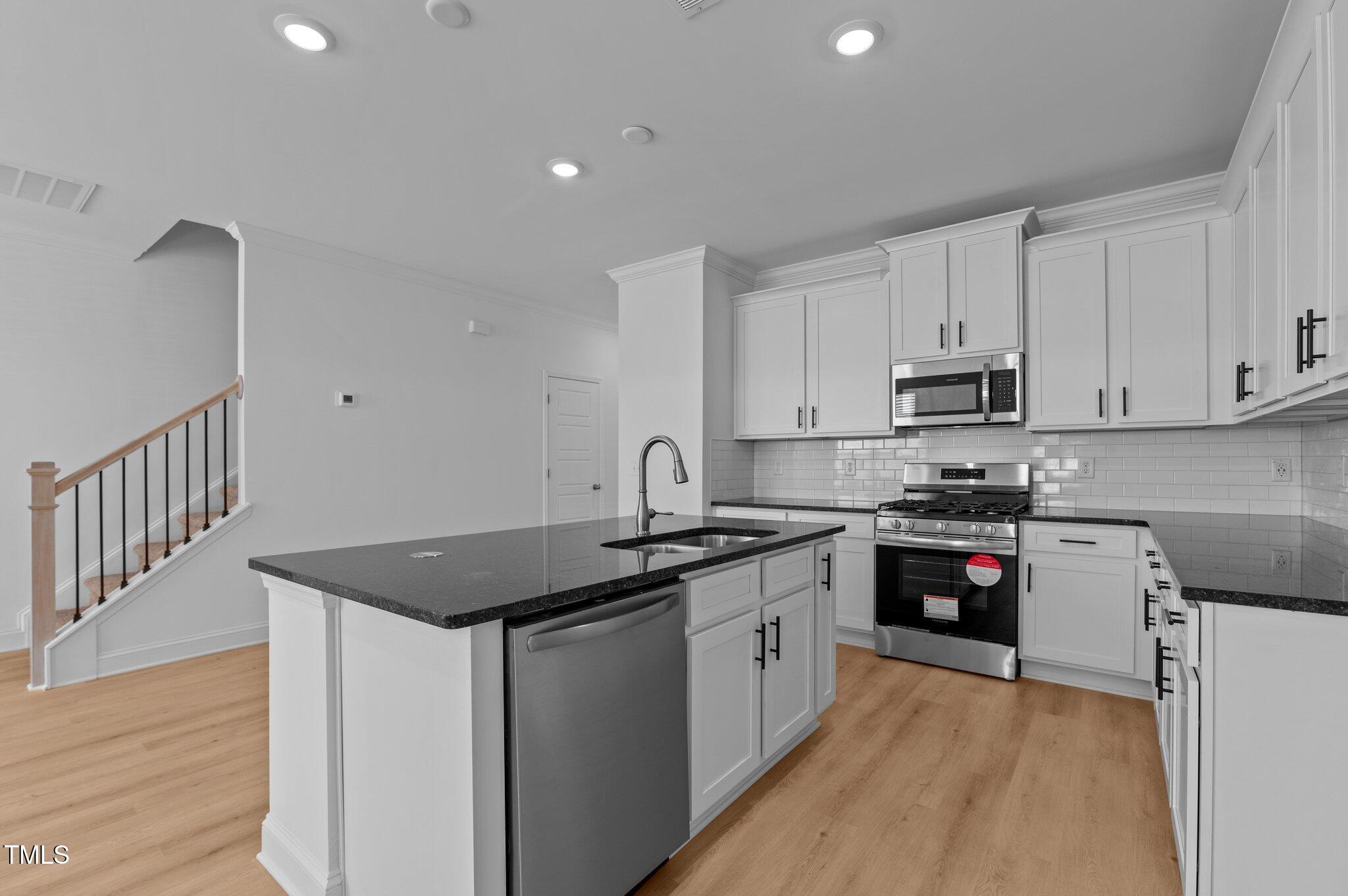 955 Alma Railway Drive 563