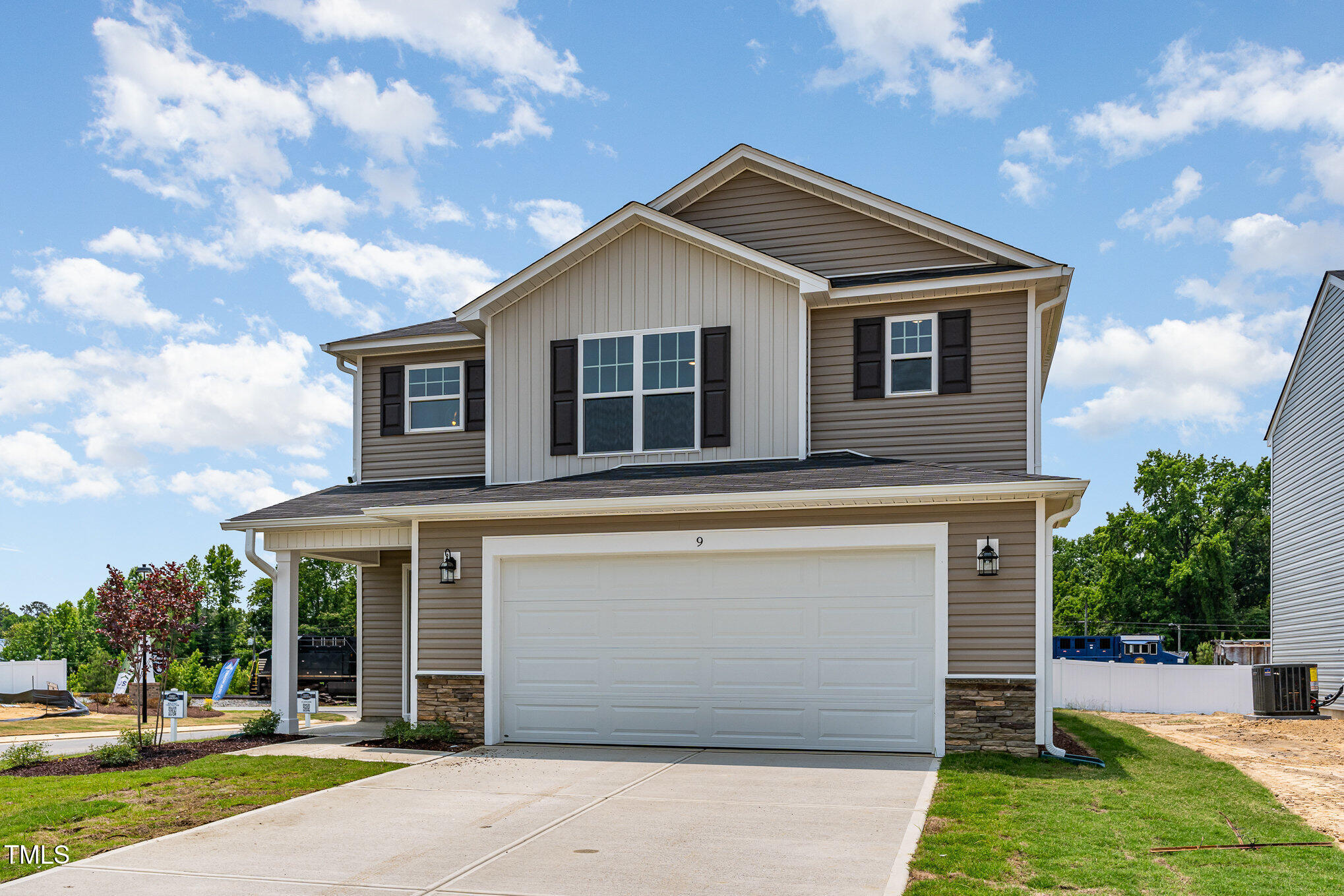9 W Emily Gardens Drive