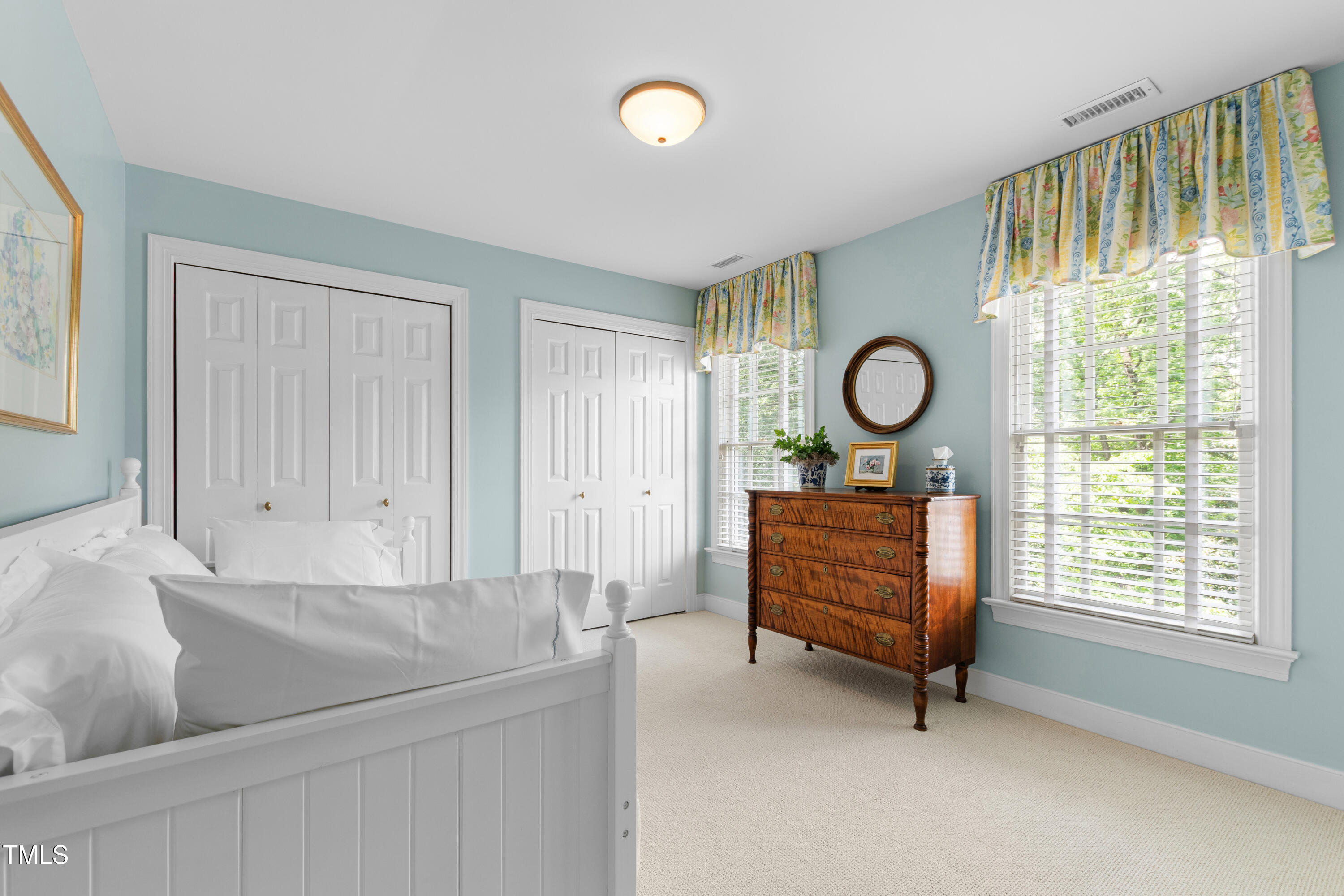 Raleigh, North Carolina 27608, United States, 4 Bedrooms Bedrooms, ,3 BathroomsBathrooms,Residential,Pending,125655